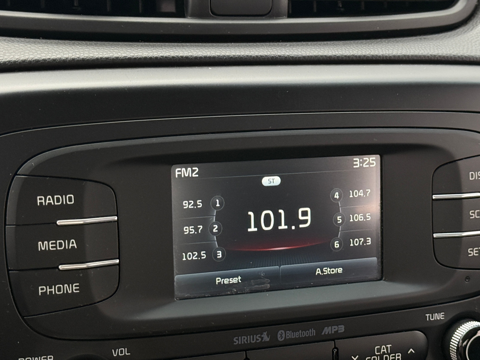 Thumbnail: 2016 Kia Soul - 4