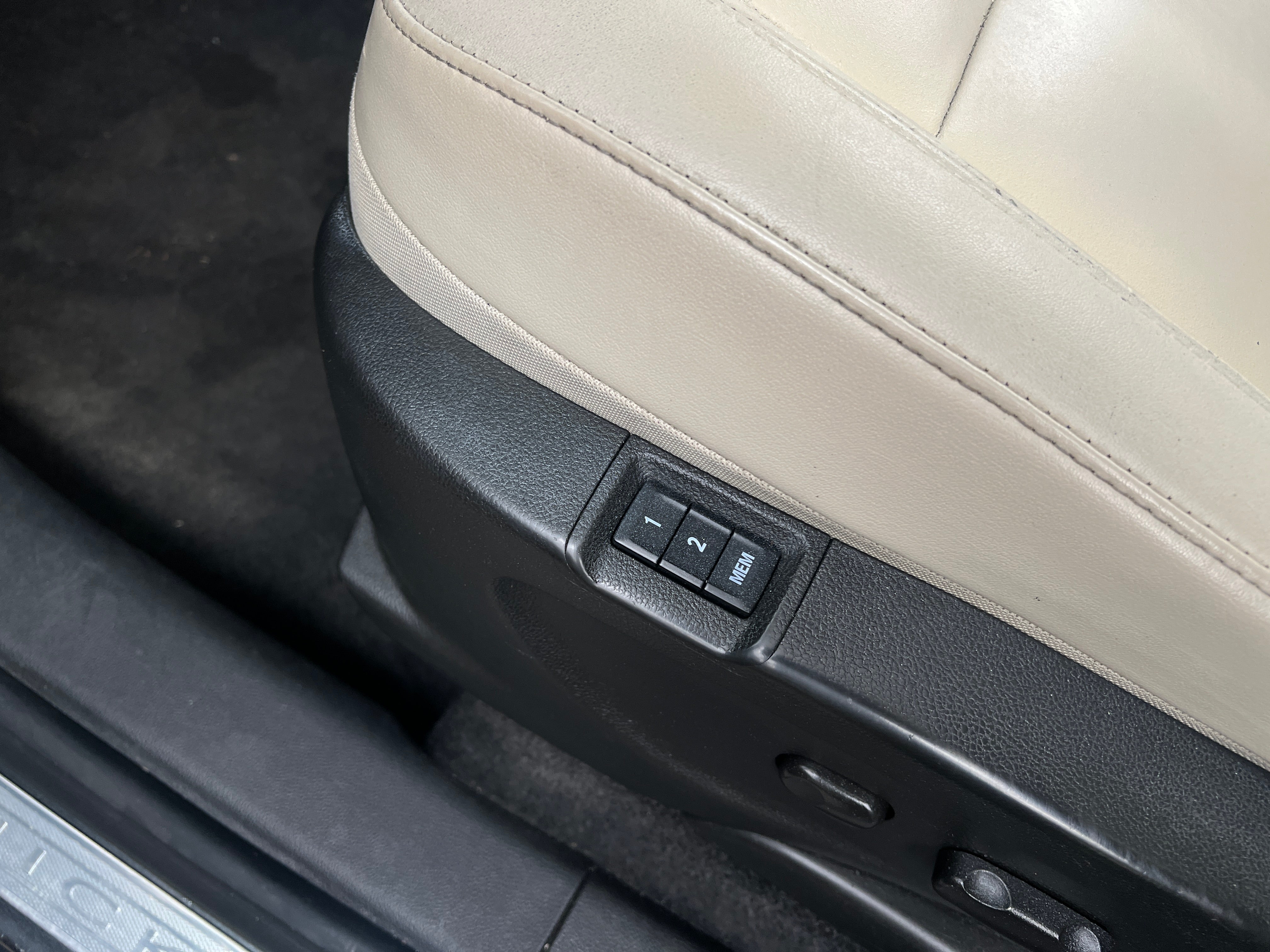 Used 2017 Buick Encore Essence with VIN KL4CJCSB2HB009254 for sale in Oak Creek, WI