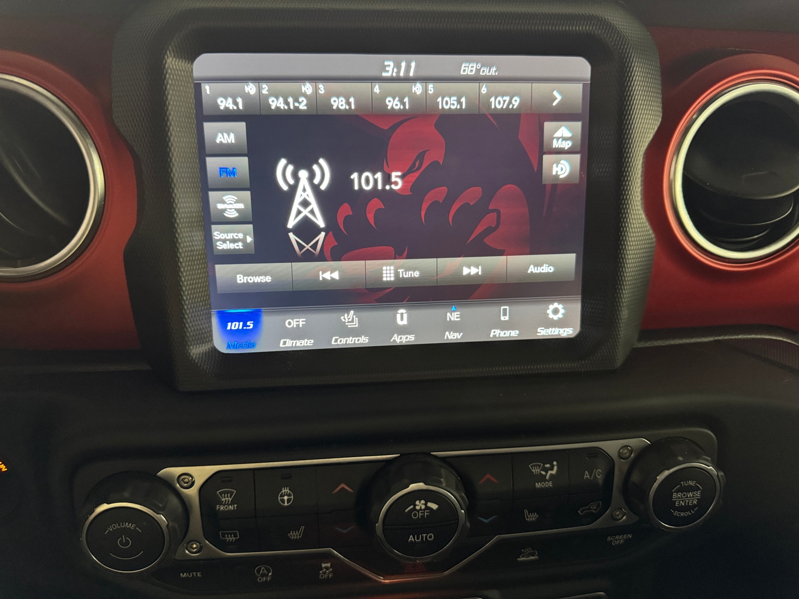 Thumbnail: 2021 Jeep Gladiator - 4