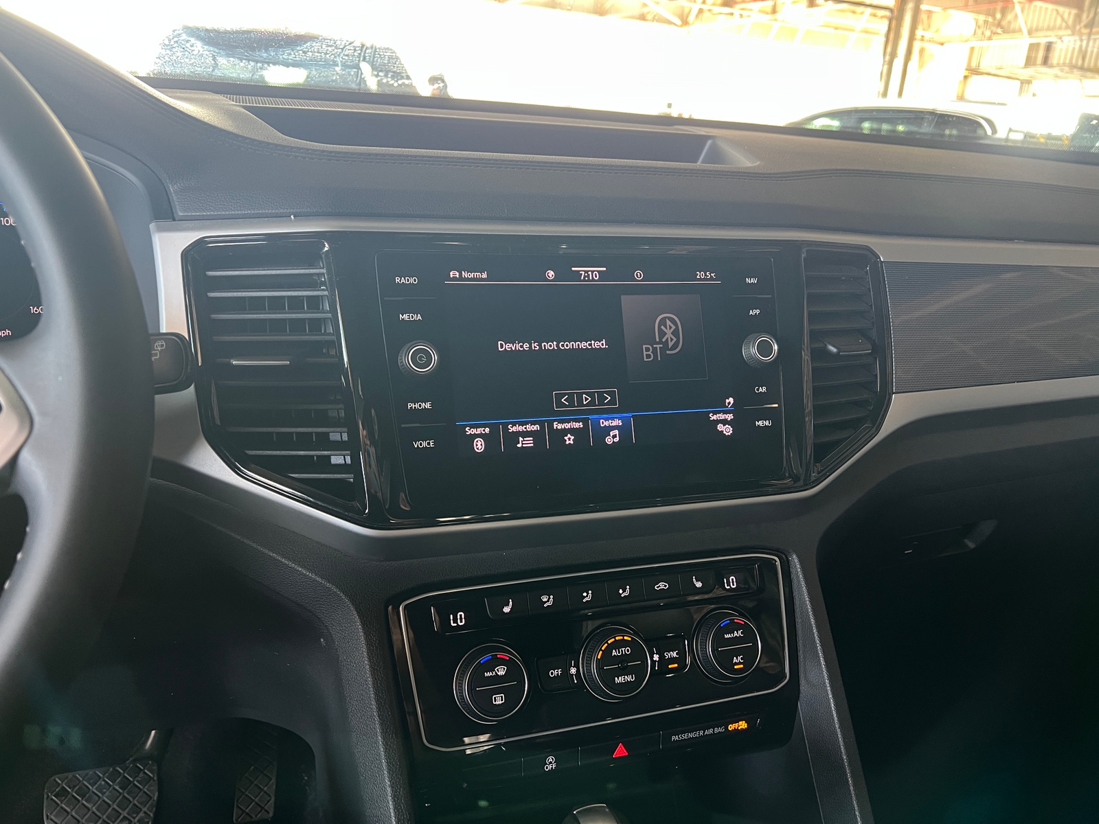 Thumbnail: 2021 Volkswagen Atlas - 3