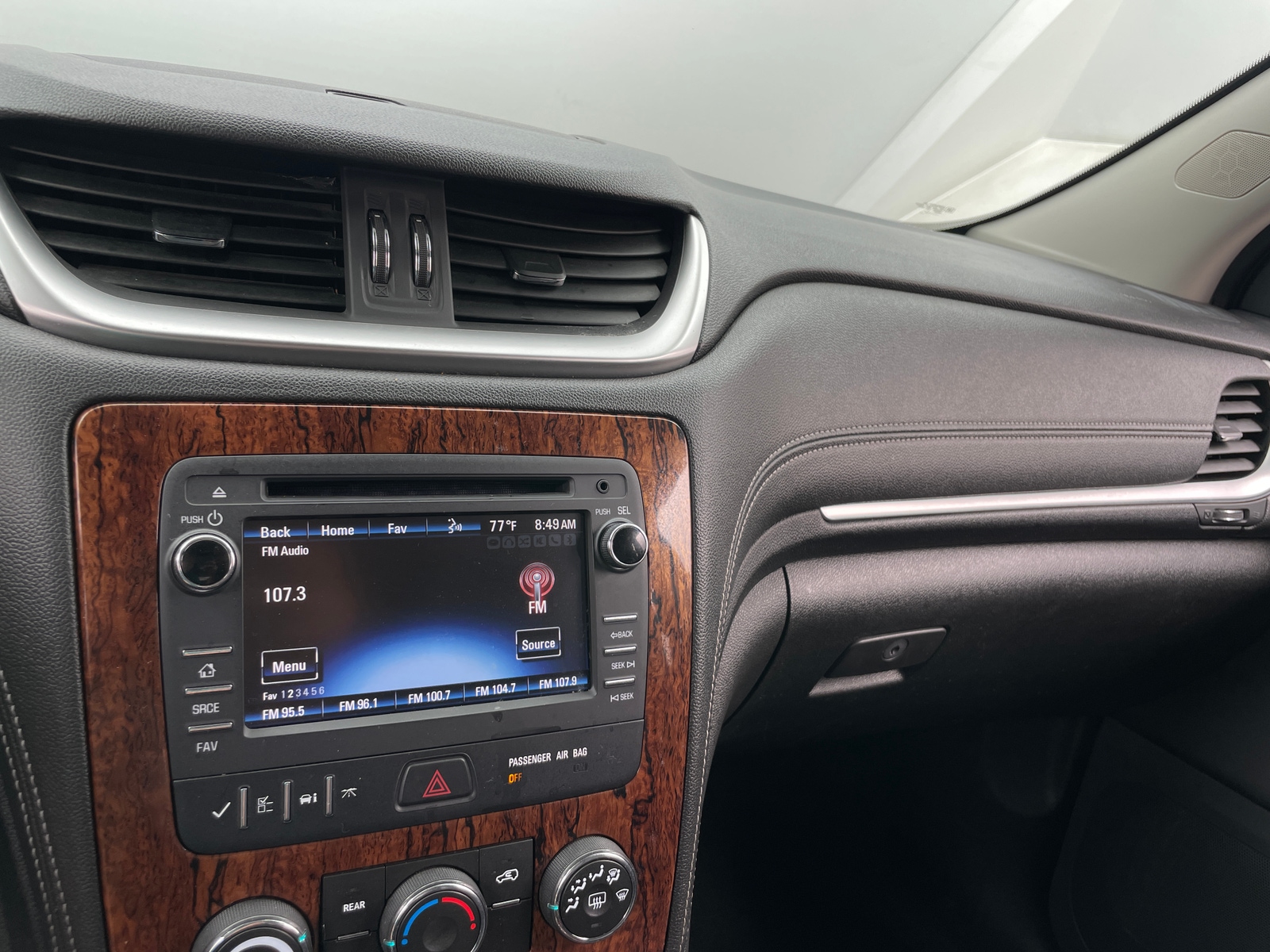 Thumbnail: 2014 Chevrolet Traverse - 3