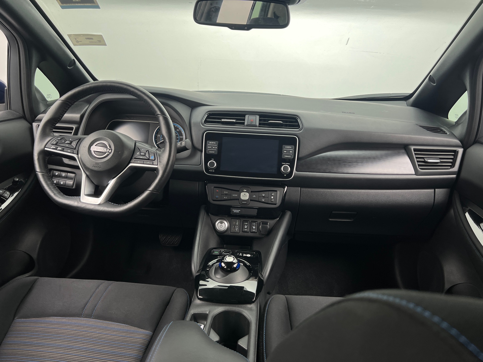 Thumbnail: 2023 Nissan Leaf - 3