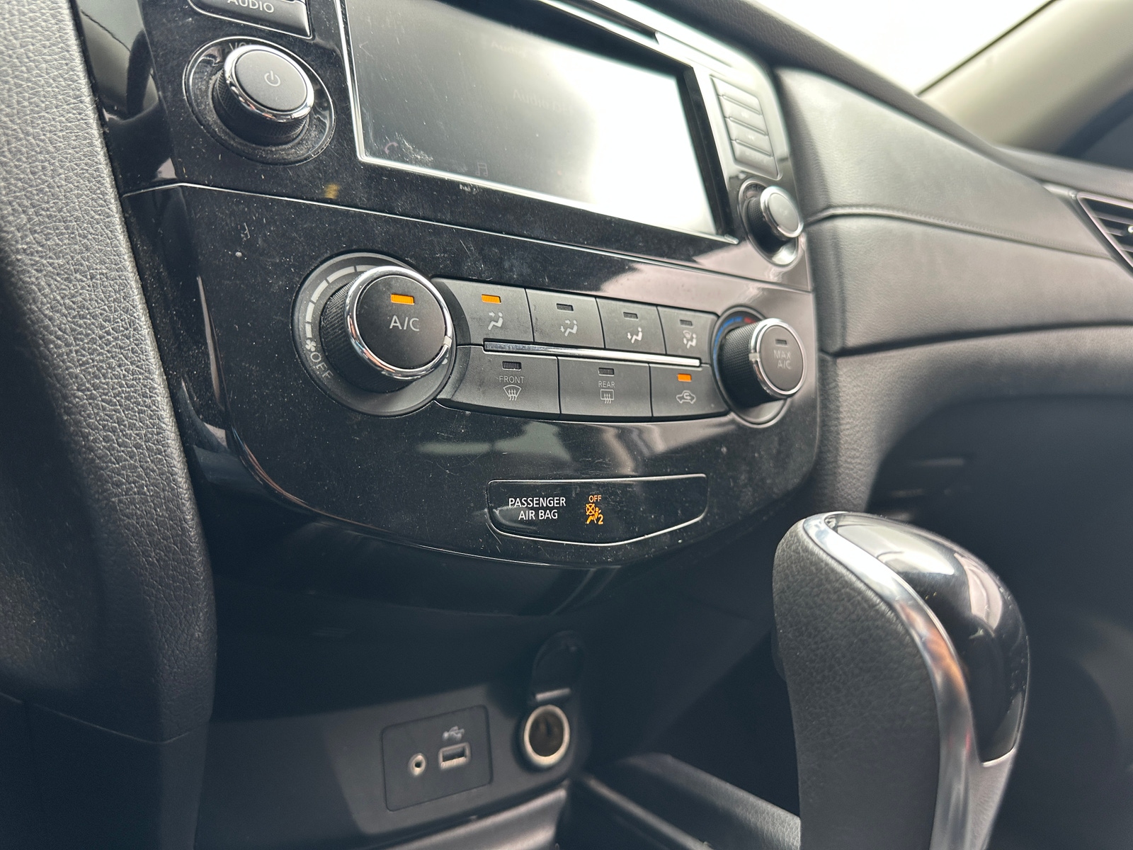 Thumbnail: 2018 Nissan Rogue - 4