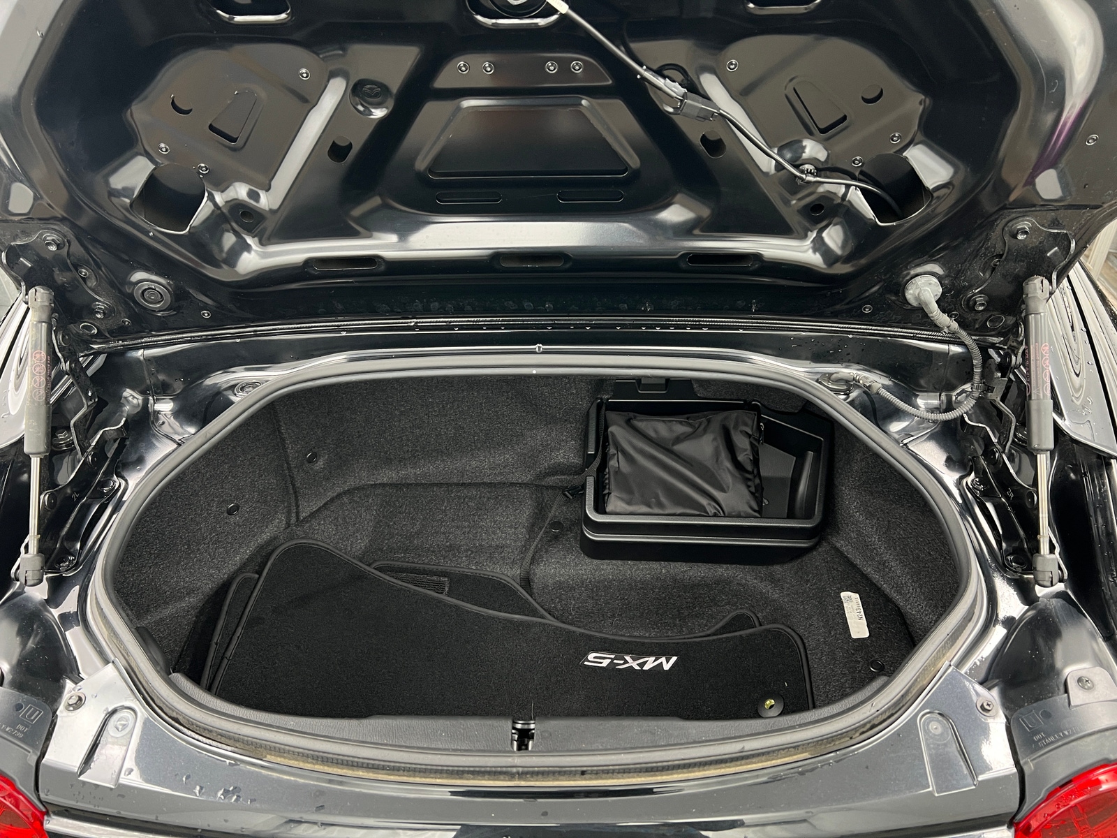 Thumbnail: 2019 Mazda MX-5 Miata - 5