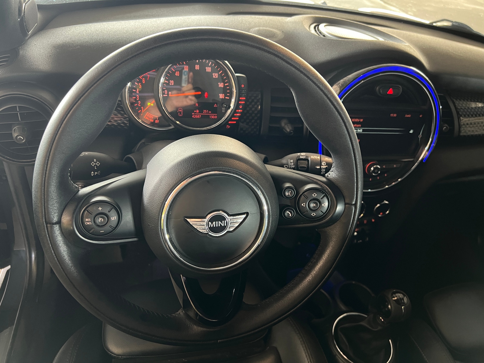 Thumbnail: 2016 MINI Cooper Hardtop - 4