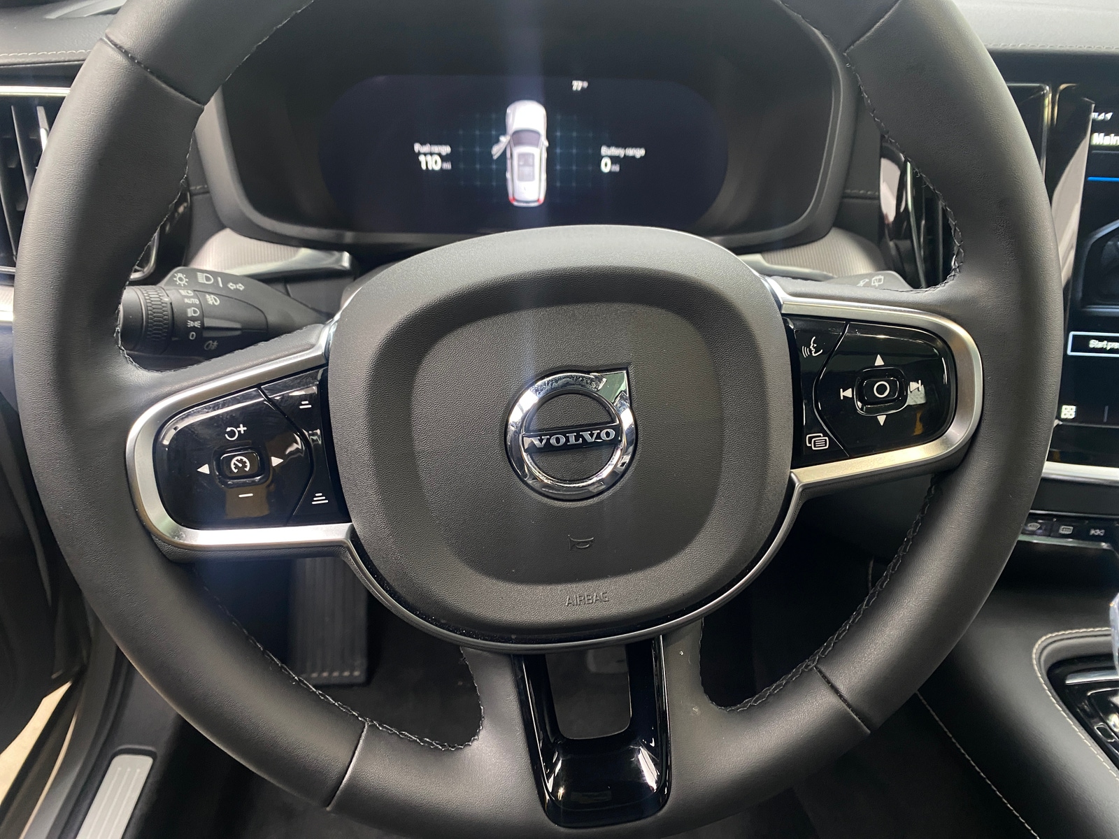 Thumbnail: 2024 Volvo V60 - 4