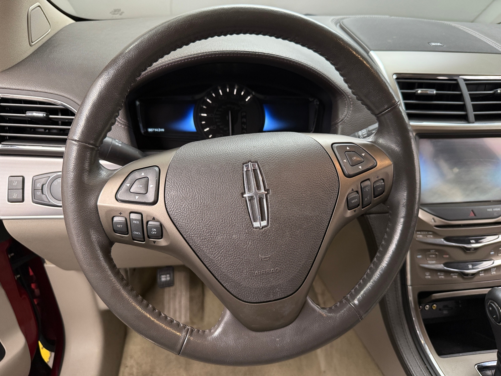 Thumbnail: 2011 Lincoln MKX - 4