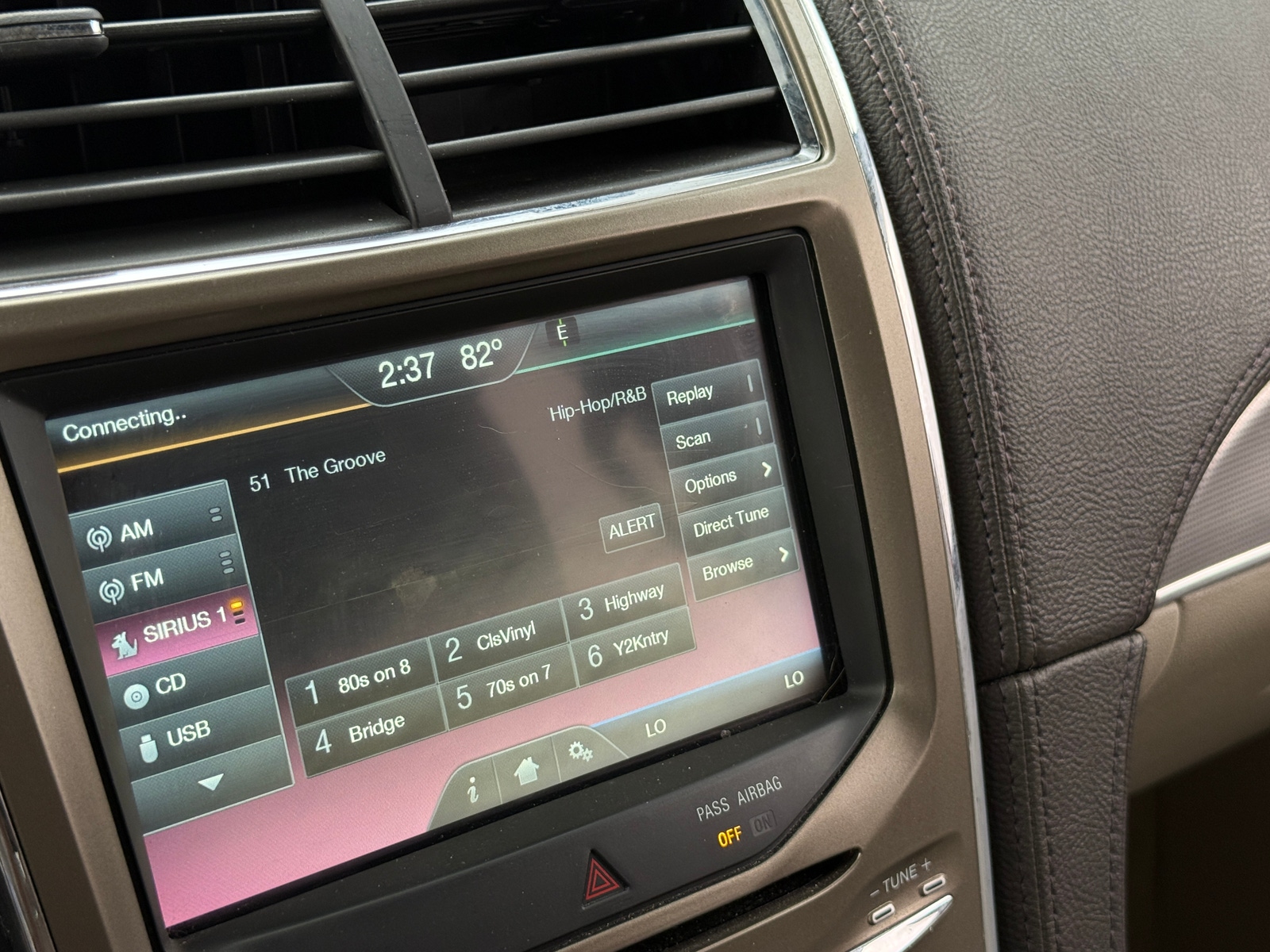 Thumbnail: 2011 Lincoln MKX - 3