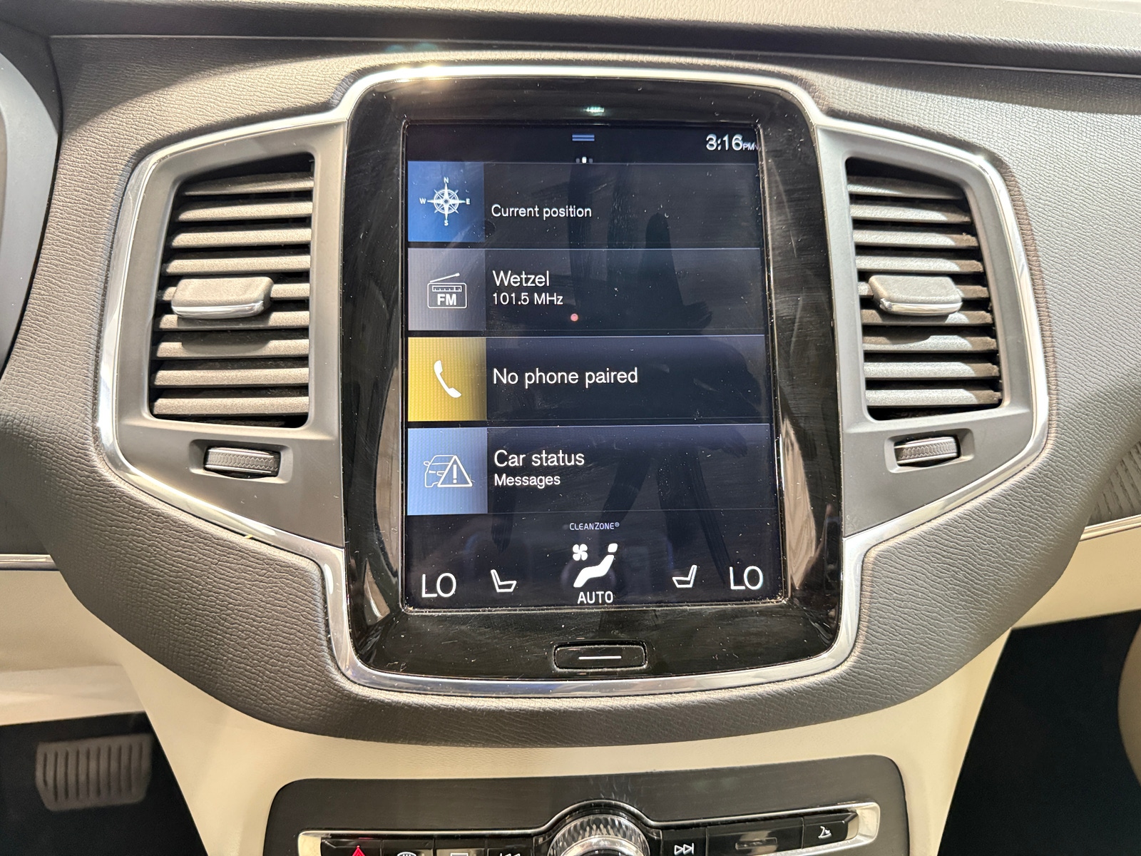Thumbnail: 2020 Volvo XC90 - 3