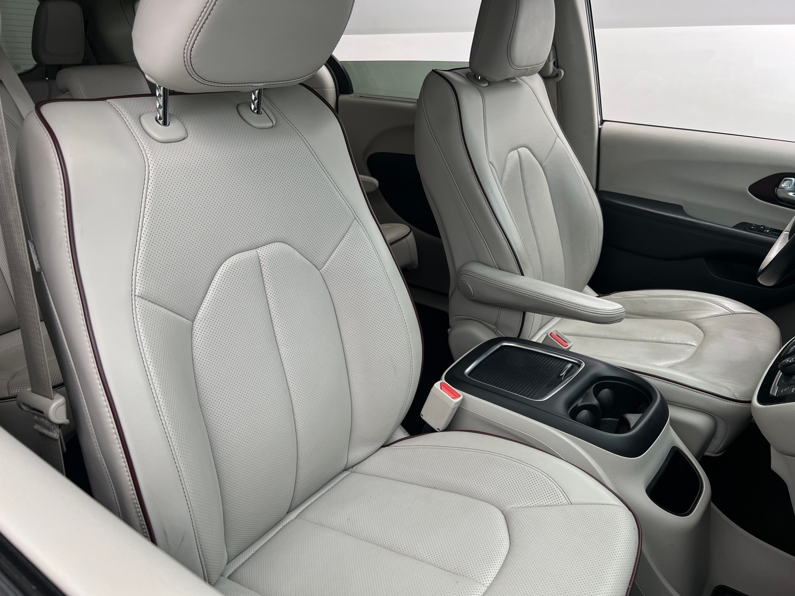 Thumbnail: 2019 Chrysler Pacifica - 2