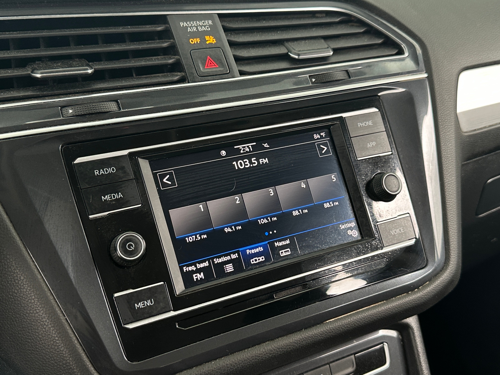 Thumbnail: 2020 Volkswagen Tiguan - 4