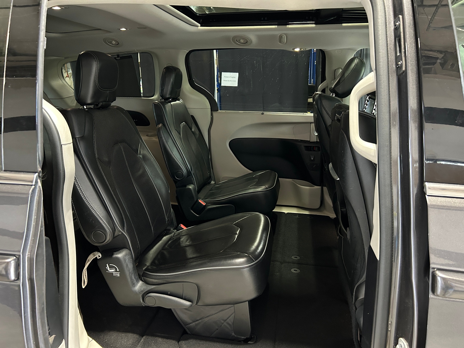 Thumbnail: 2017 Chrysler Pacifica - 5