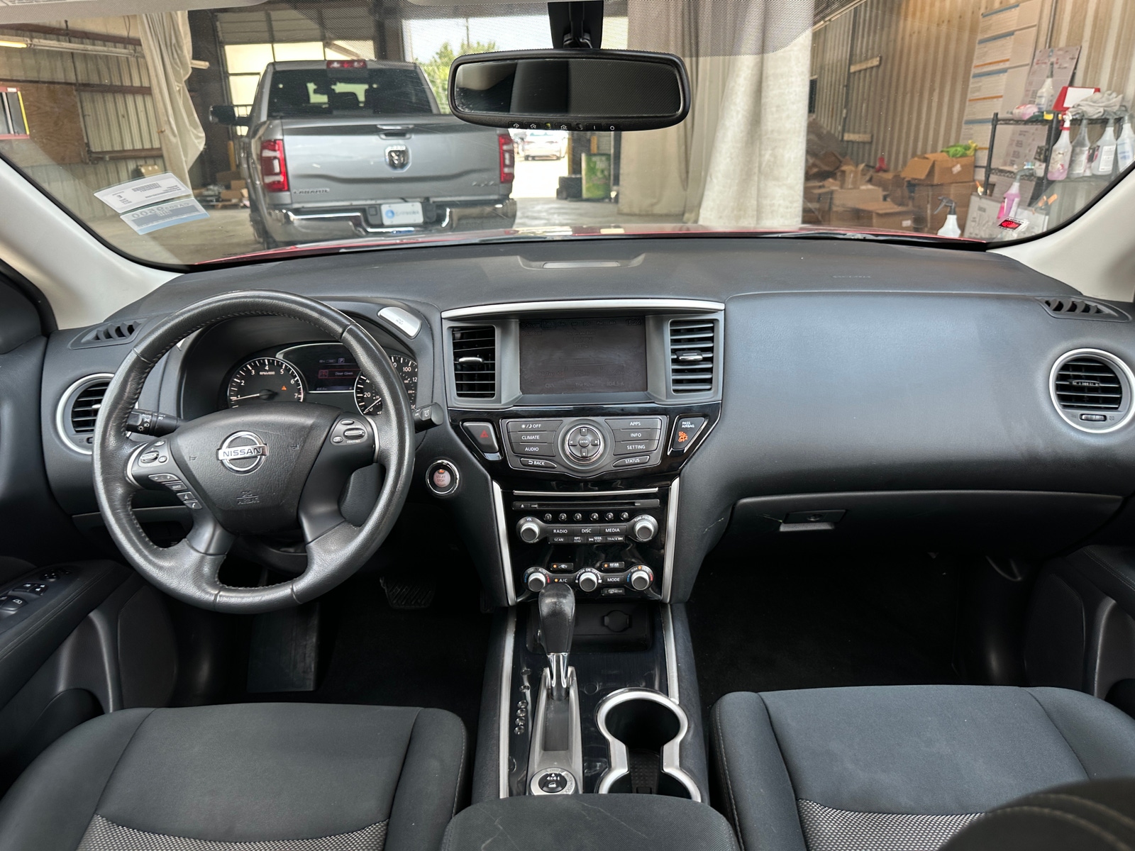 Thumbnail: 2017 Nissan Pathfinder - 3