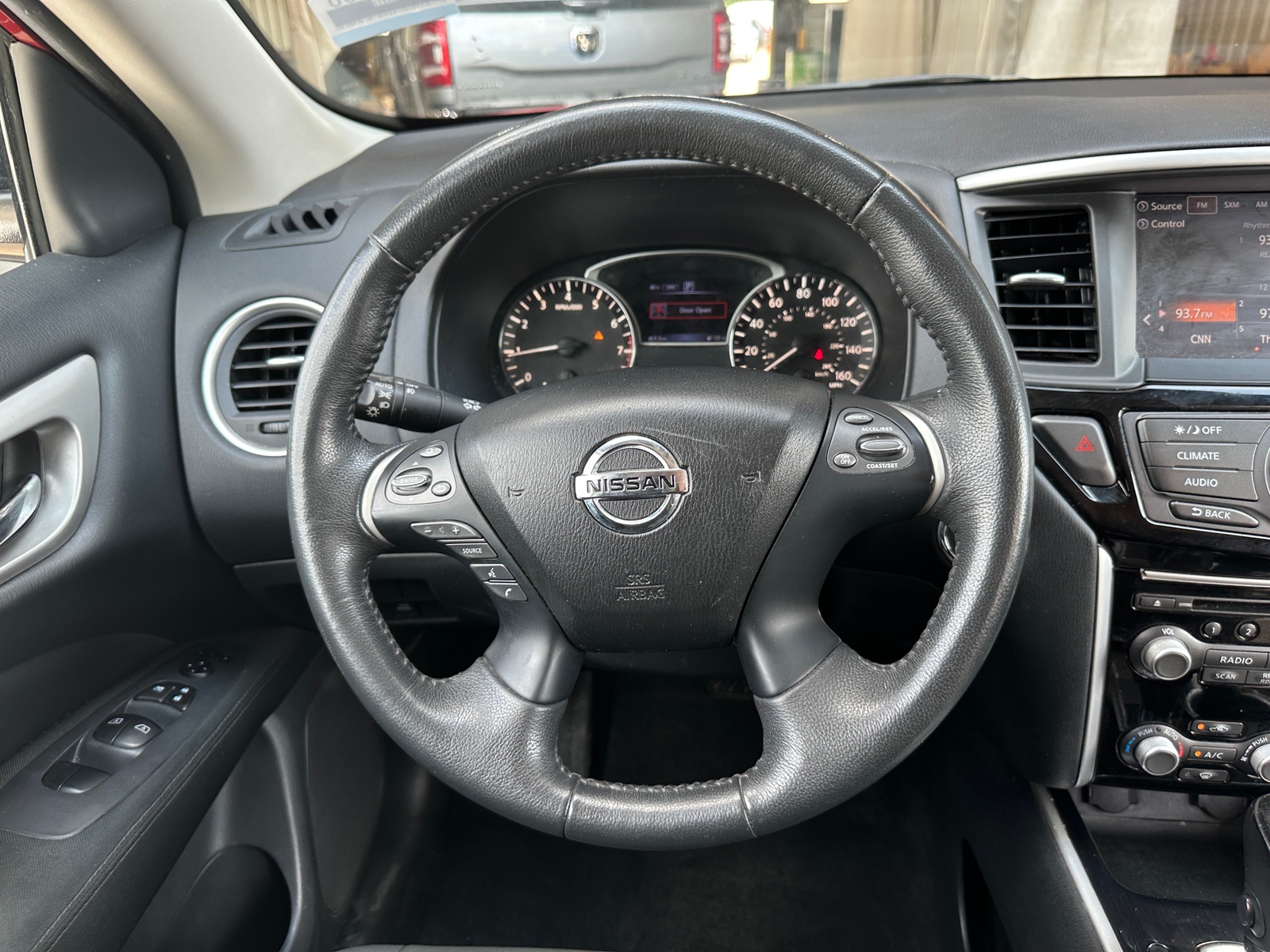 Thumbnail: 2017 Nissan Pathfinder - 5
