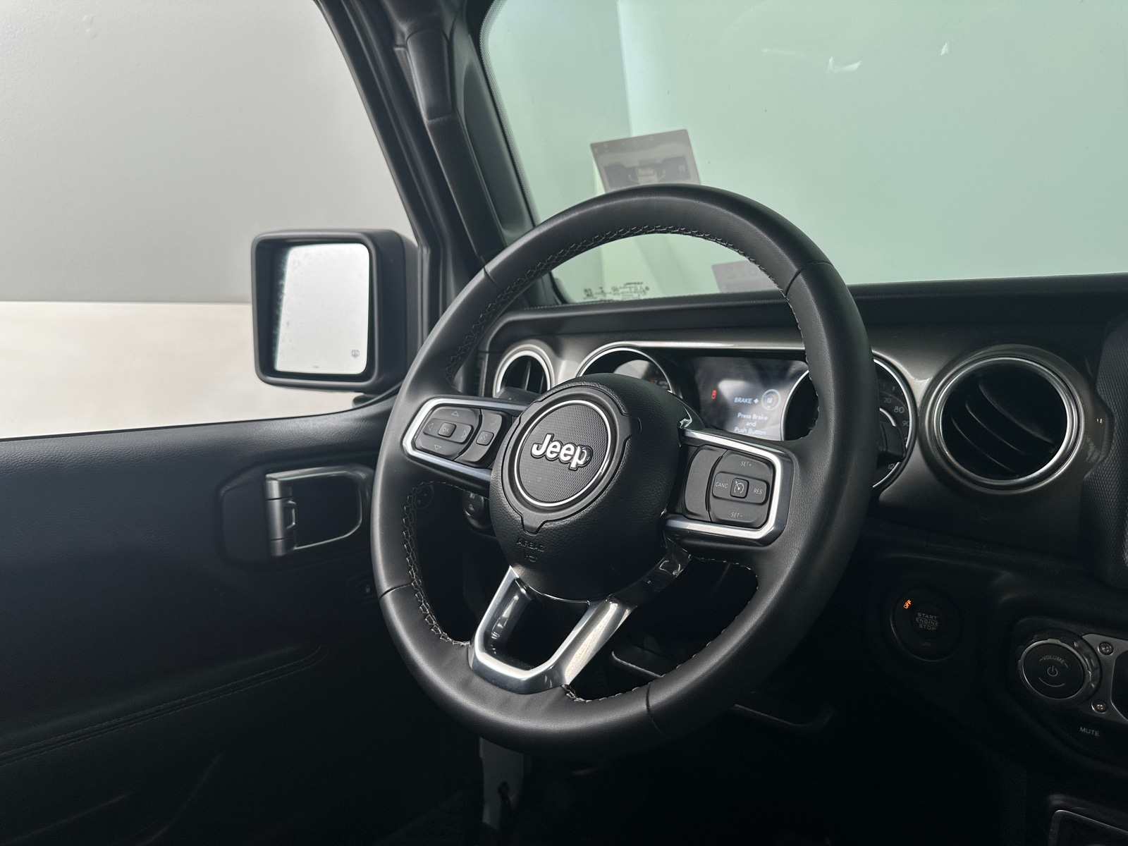 Thumbnail: 2023 Jeep Gladiator - 5