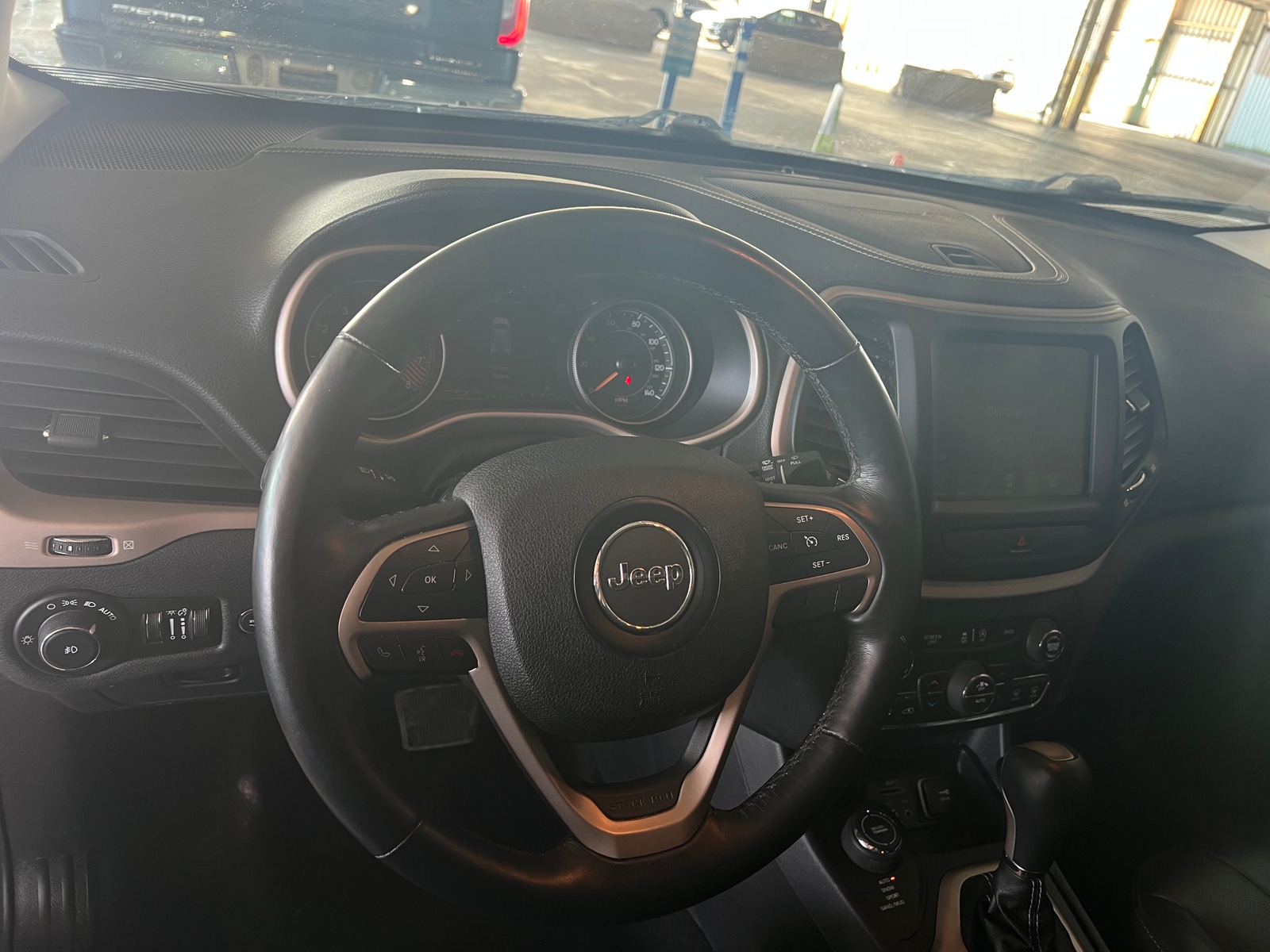Thumbnail: 2015 Jeep Cherokee - 4