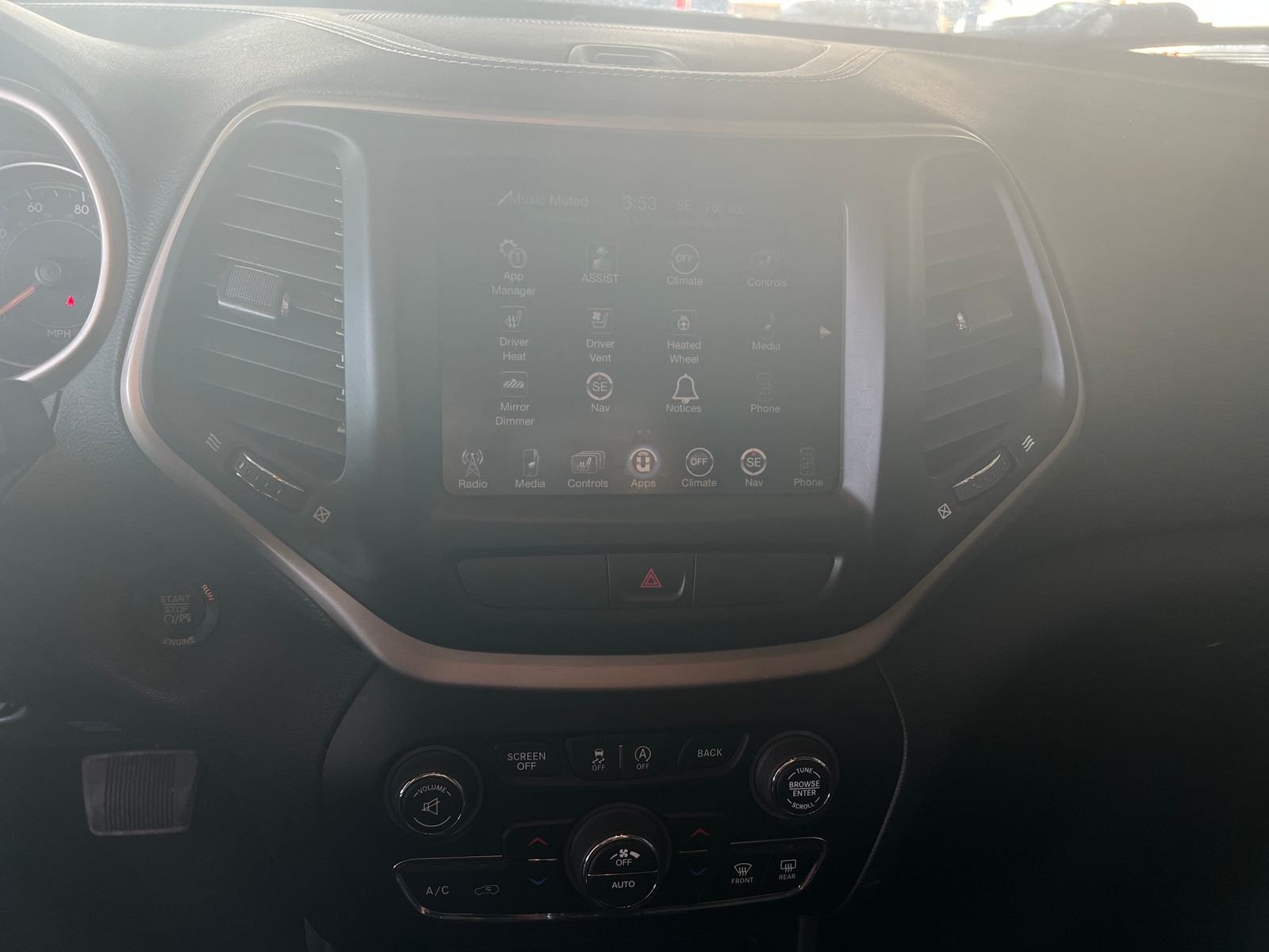 Thumbnail: 2015 Jeep Cherokee - 3