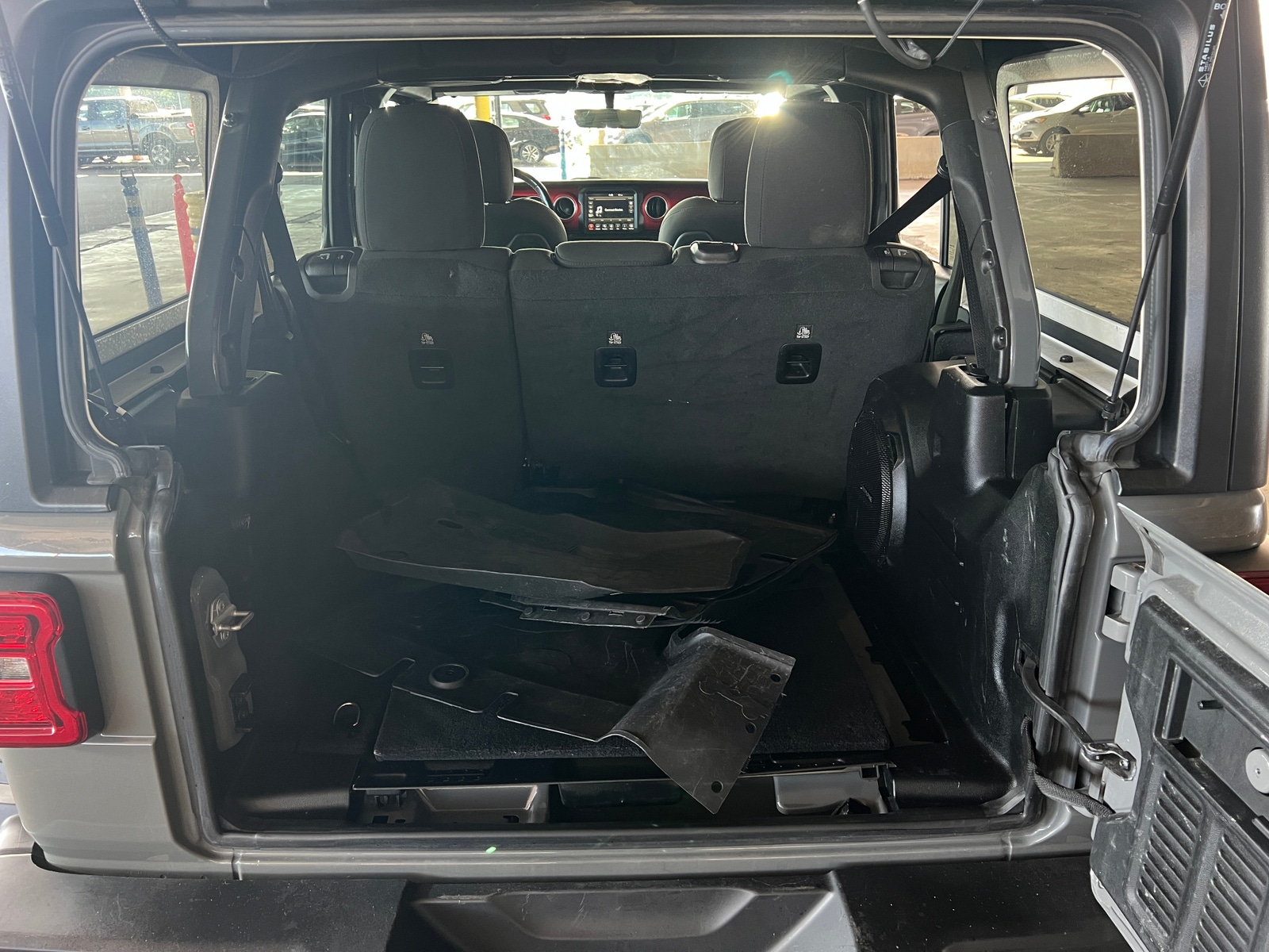 Thumbnail: 2020 Jeep Wrangler - 7