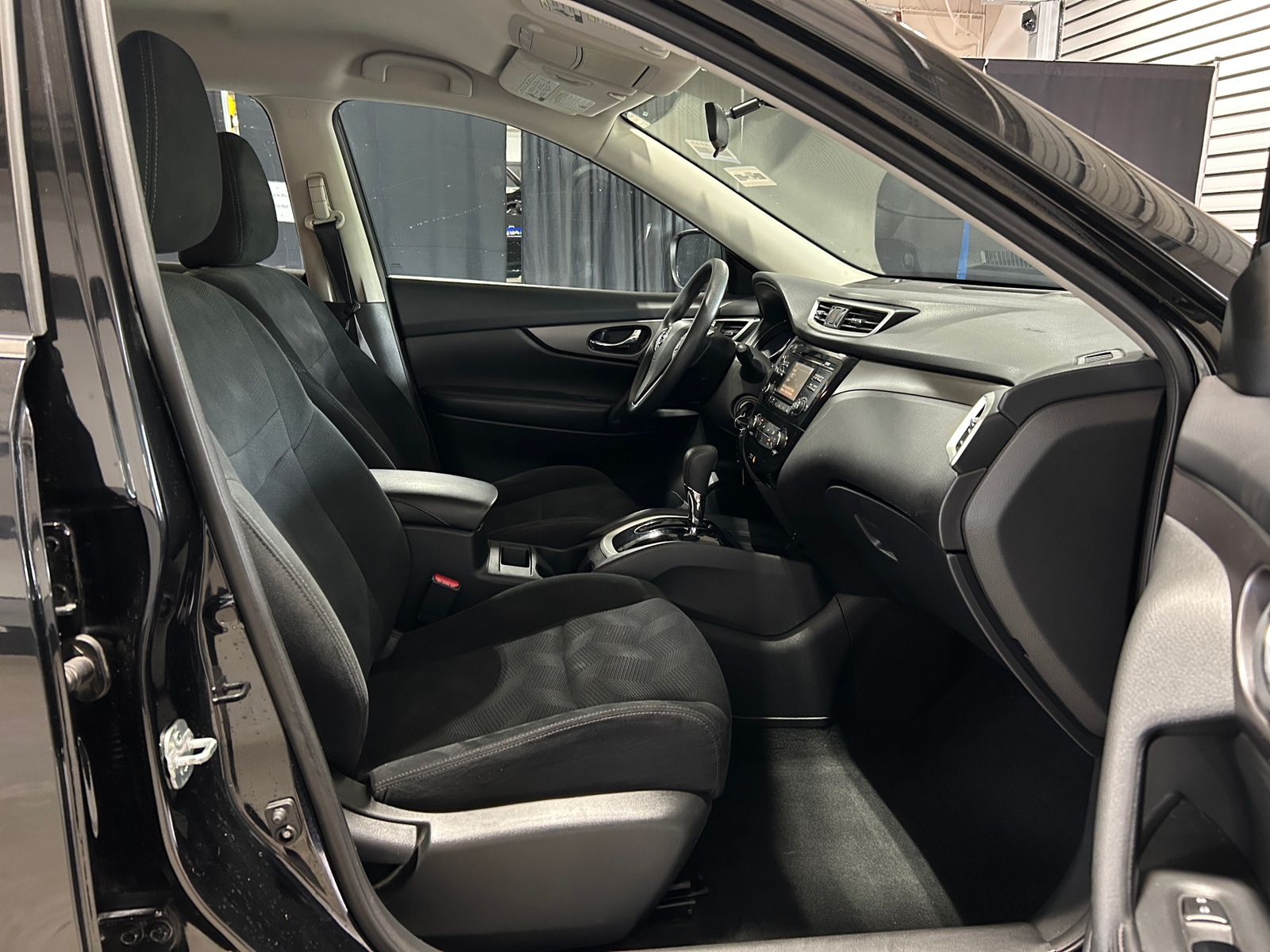 Thumbnail: 2016 Nissan Rogue - 2