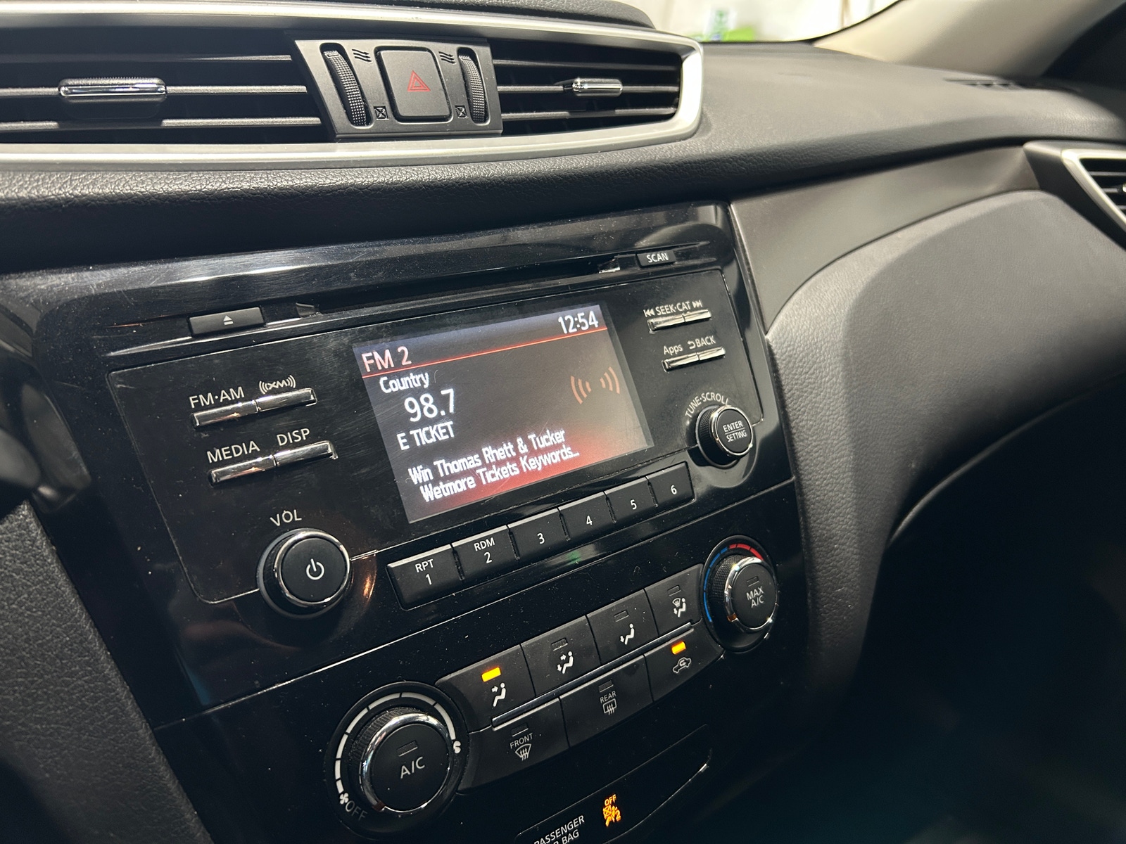 Thumbnail: 2016 Nissan Rogue - 4