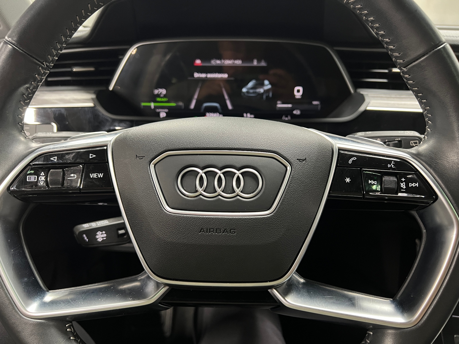 Thumbnail: 2021 Audi e-tron - 4