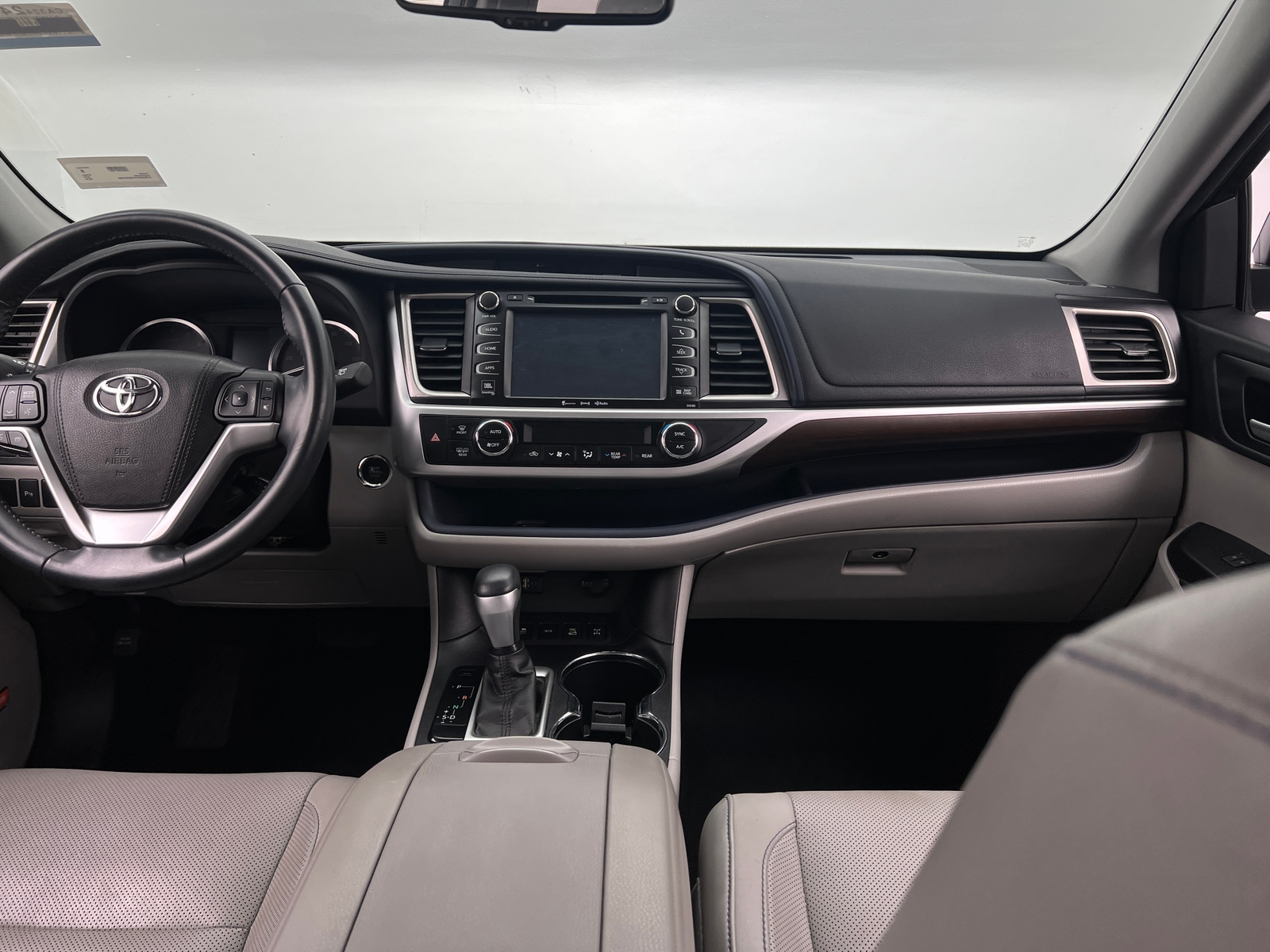 Thumbnail: 2016 Toyota Highlander - 2