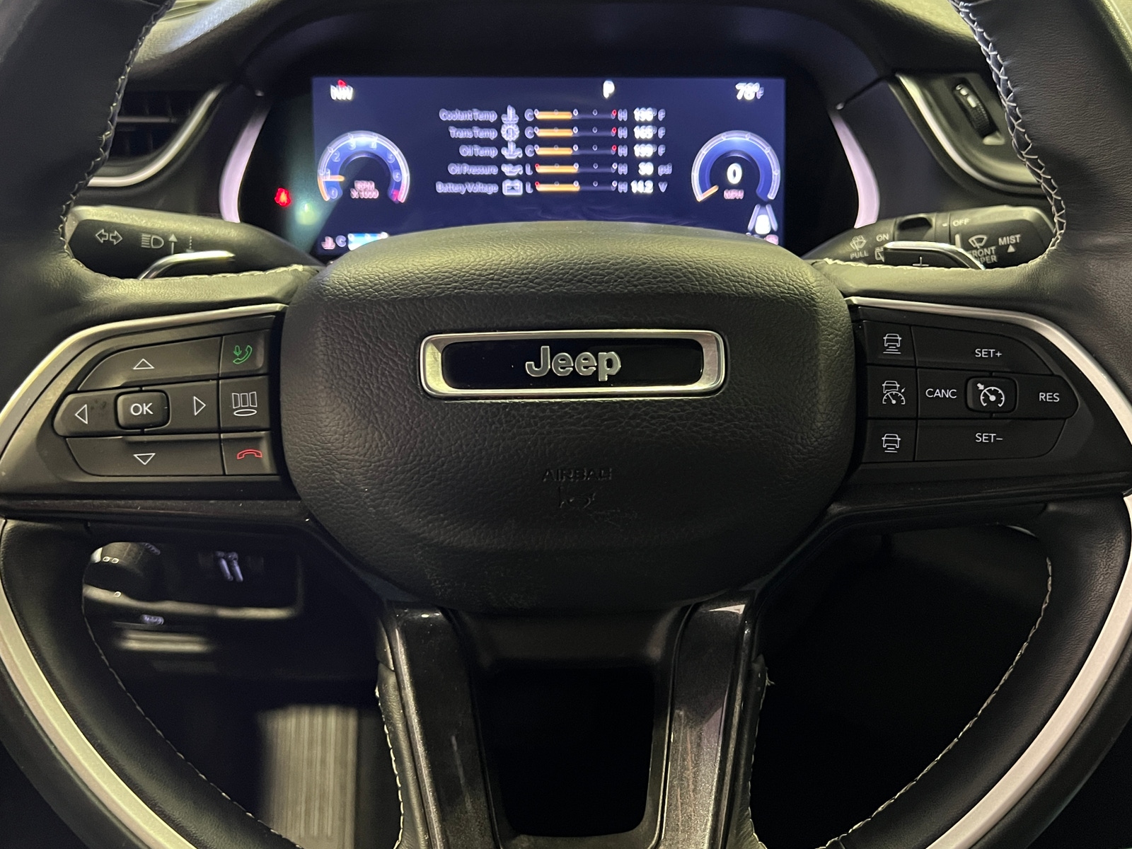 Thumbnail: 2022 Jeep Grand Cherokee L - 4