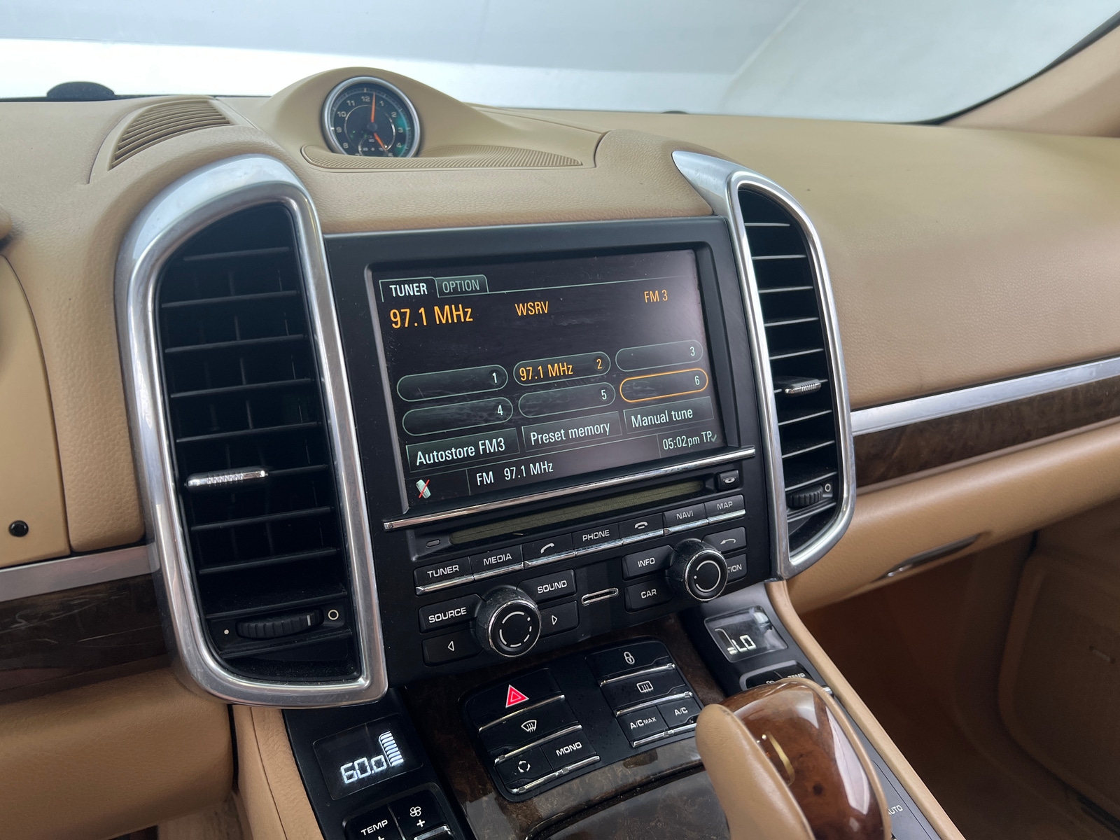 Thumbnail: 2013 Porsche Cayenne - 3