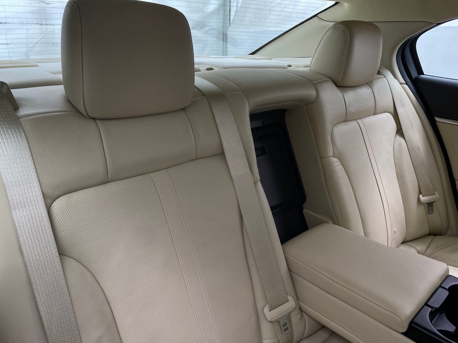 Thumbnail: 2013 Lincoln MKS - 5