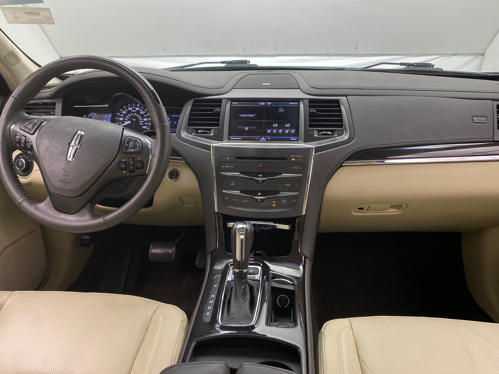 Thumbnail: 2013 Lincoln MKS - 2