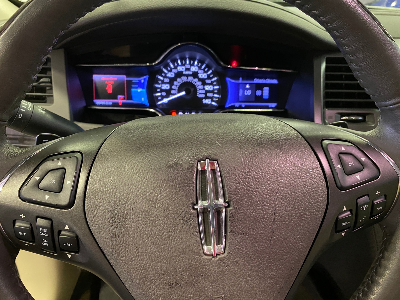 Thumbnail: 2013 Lincoln MKS - 4