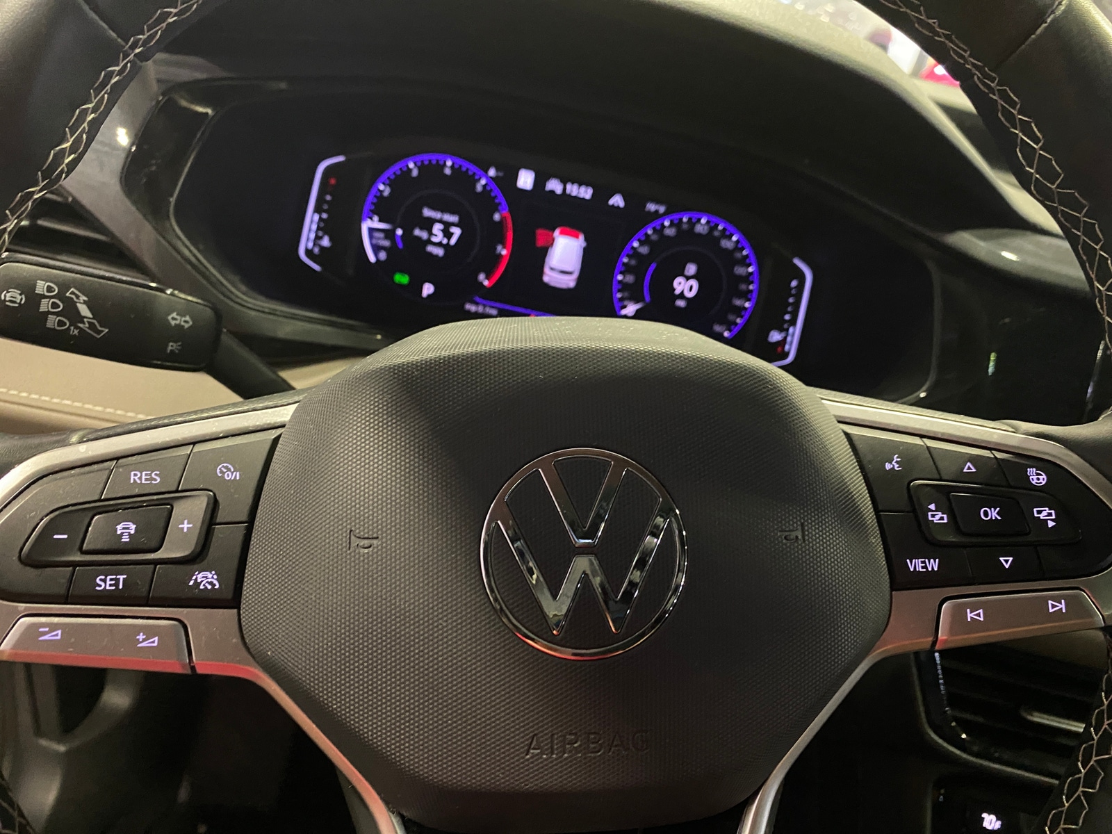 Thumbnail: 2022 Volkswagen Taos - 4