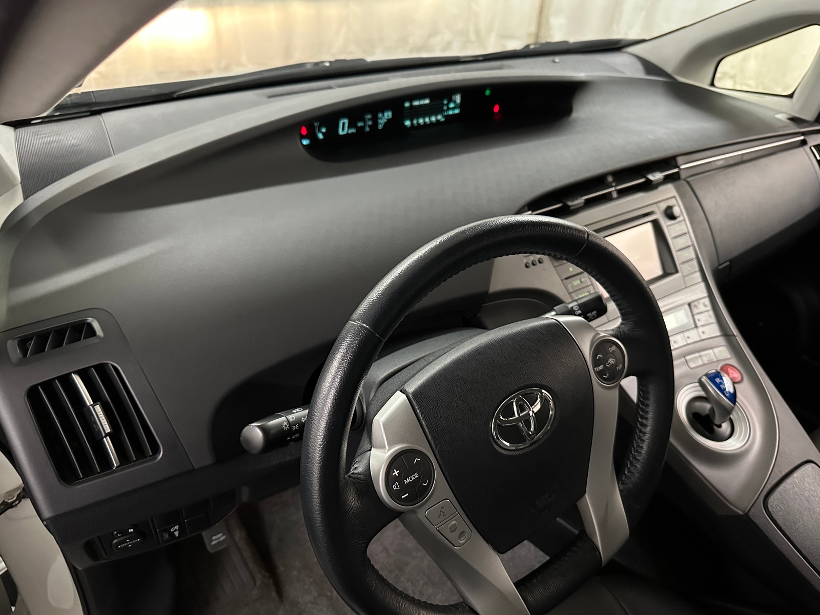 Thumbnail: 2015 Toyota Prius - 3