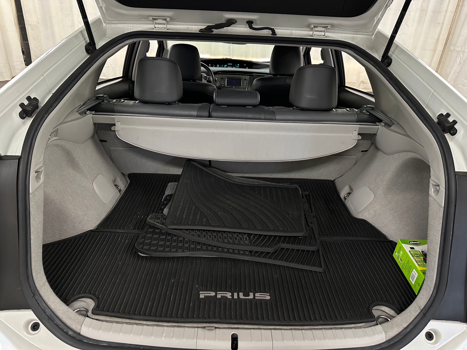 Thumbnail: 2015 Toyota Prius - 7