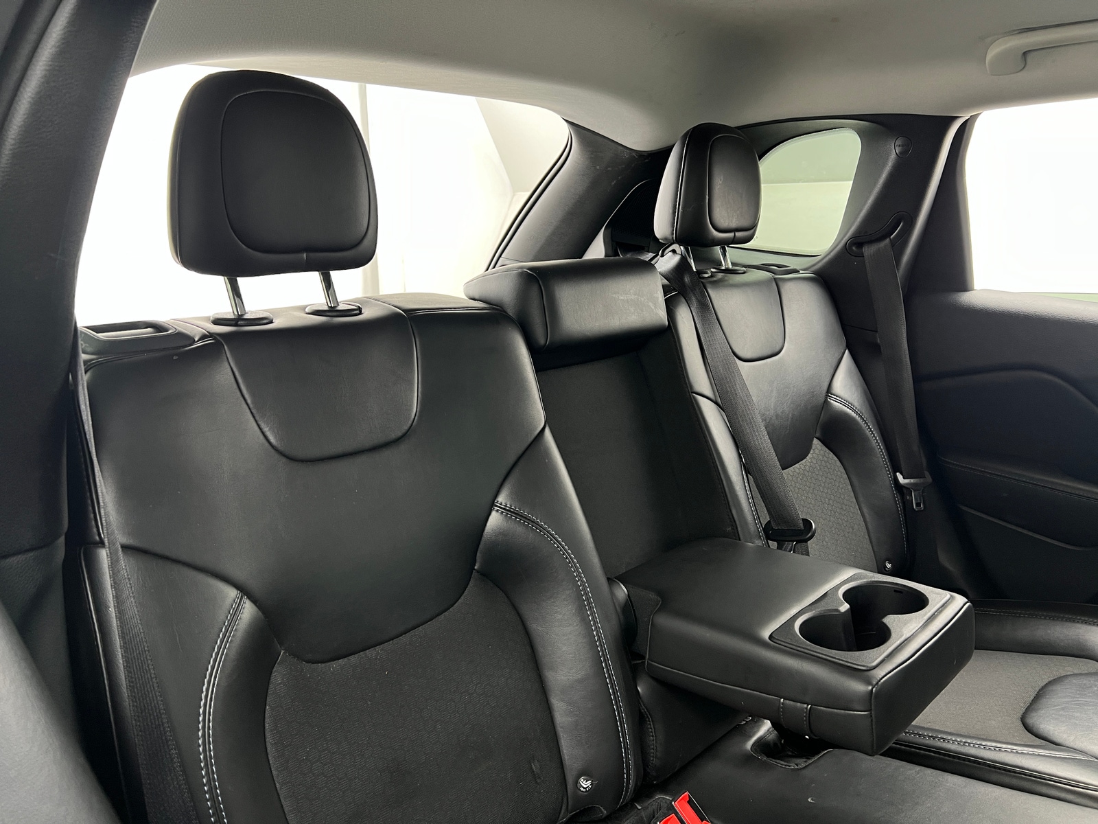 Thumbnail: 2019 Jeep Cherokee - 5