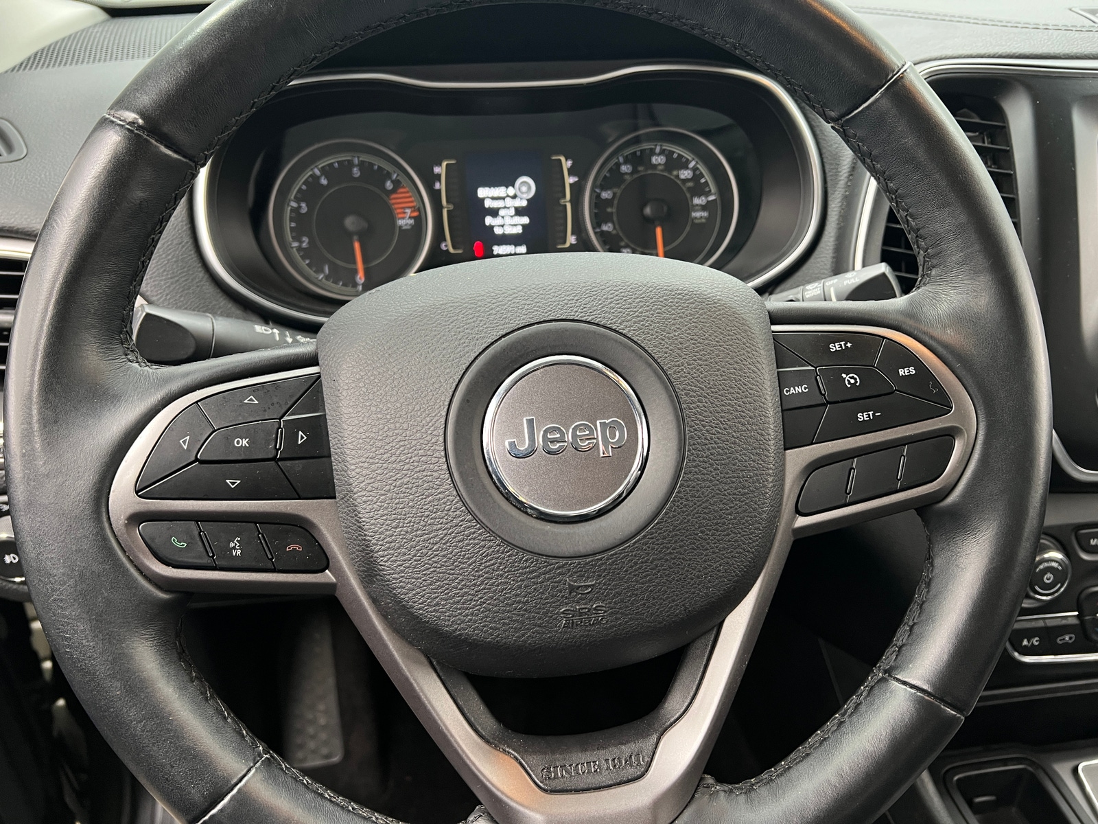 Thumbnail: 2019 Jeep Cherokee - 4