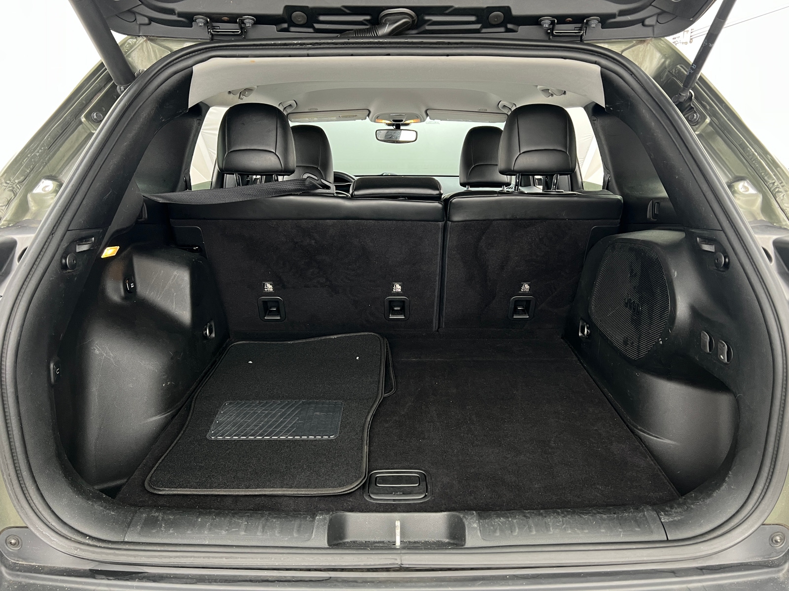 Thumbnail: 2019 Jeep Cherokee - 6