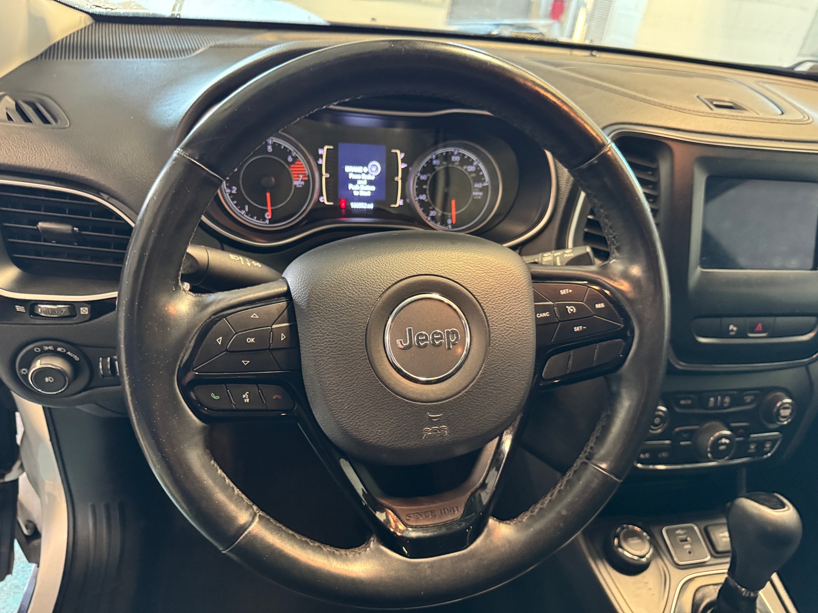 Thumbnail: 2019 Jeep Cherokee - 5