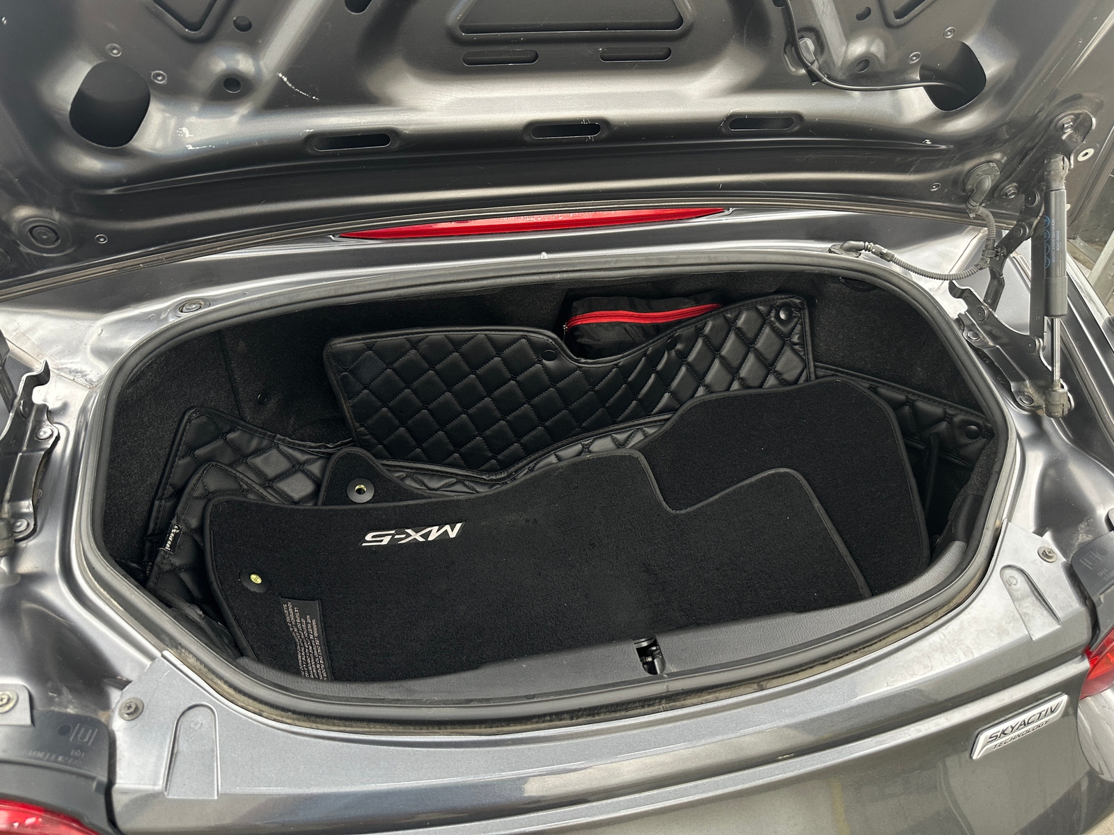 Thumbnail: 2016 Mazda MX-5 Miata - 6