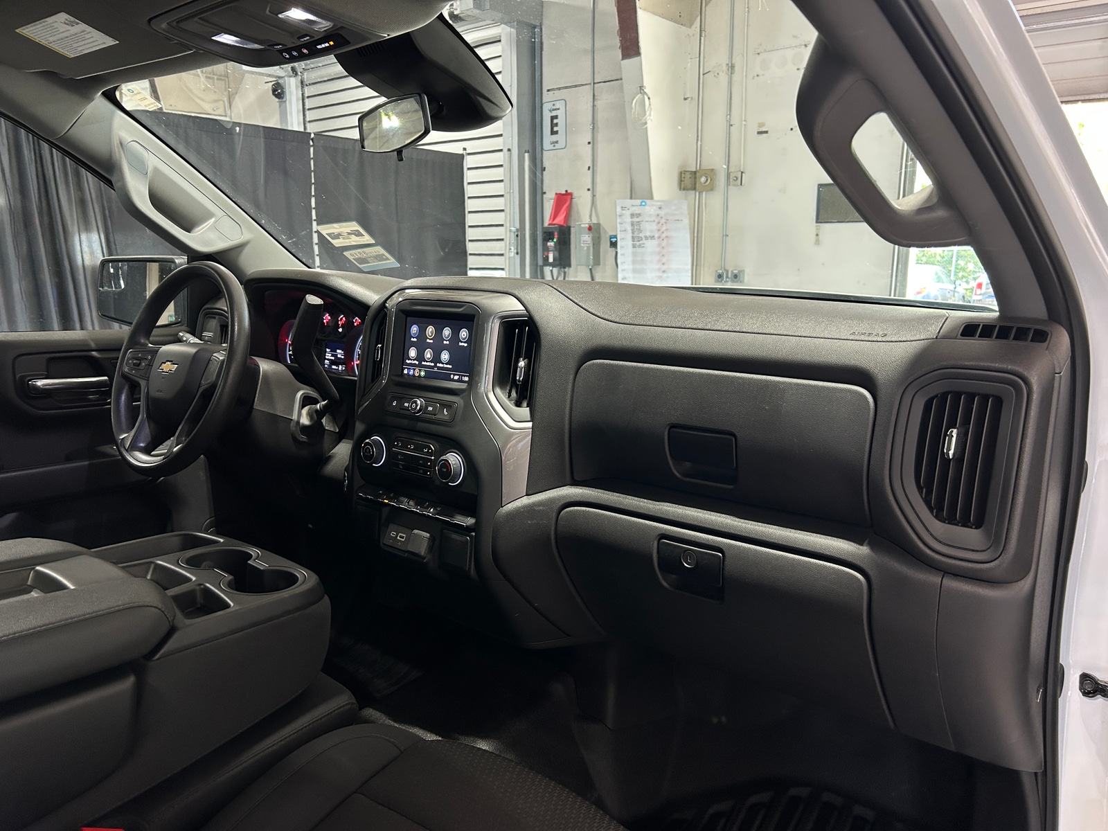 Thumbnail: 2024 Chevrolet Silverado 1500 - 3