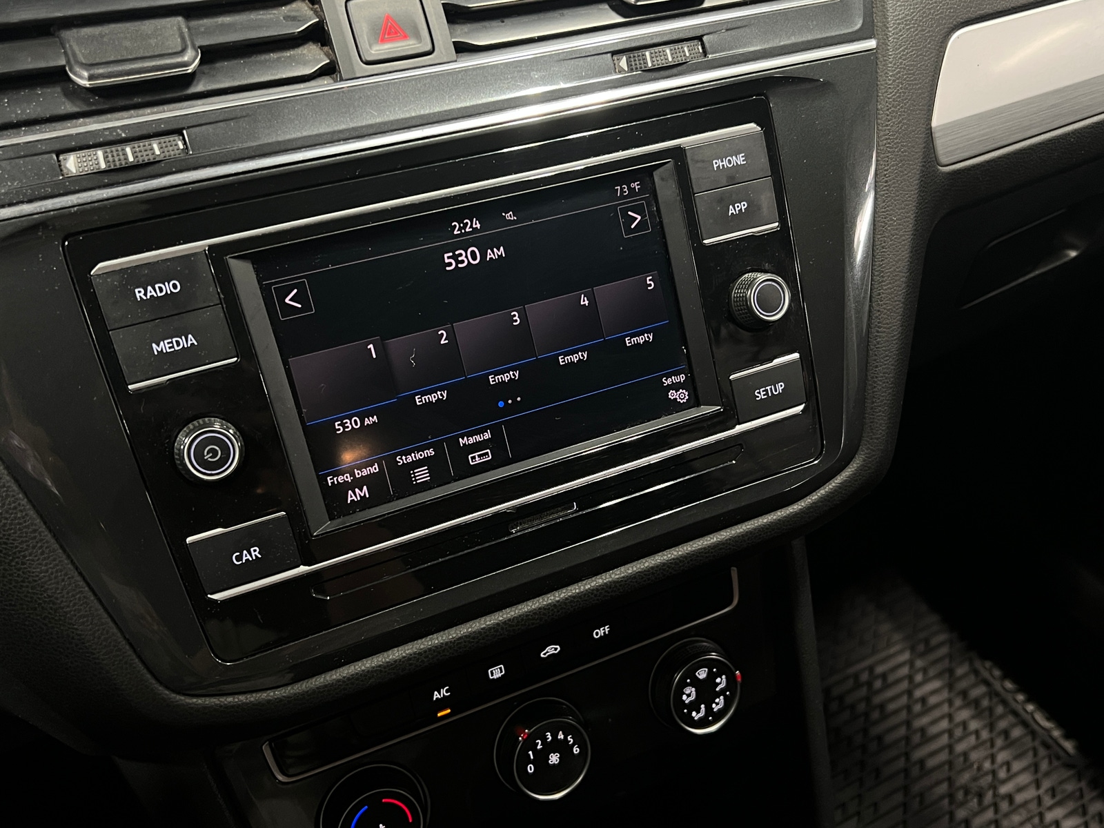 Thumbnail: 2019 Volkswagen Tiguan - 4