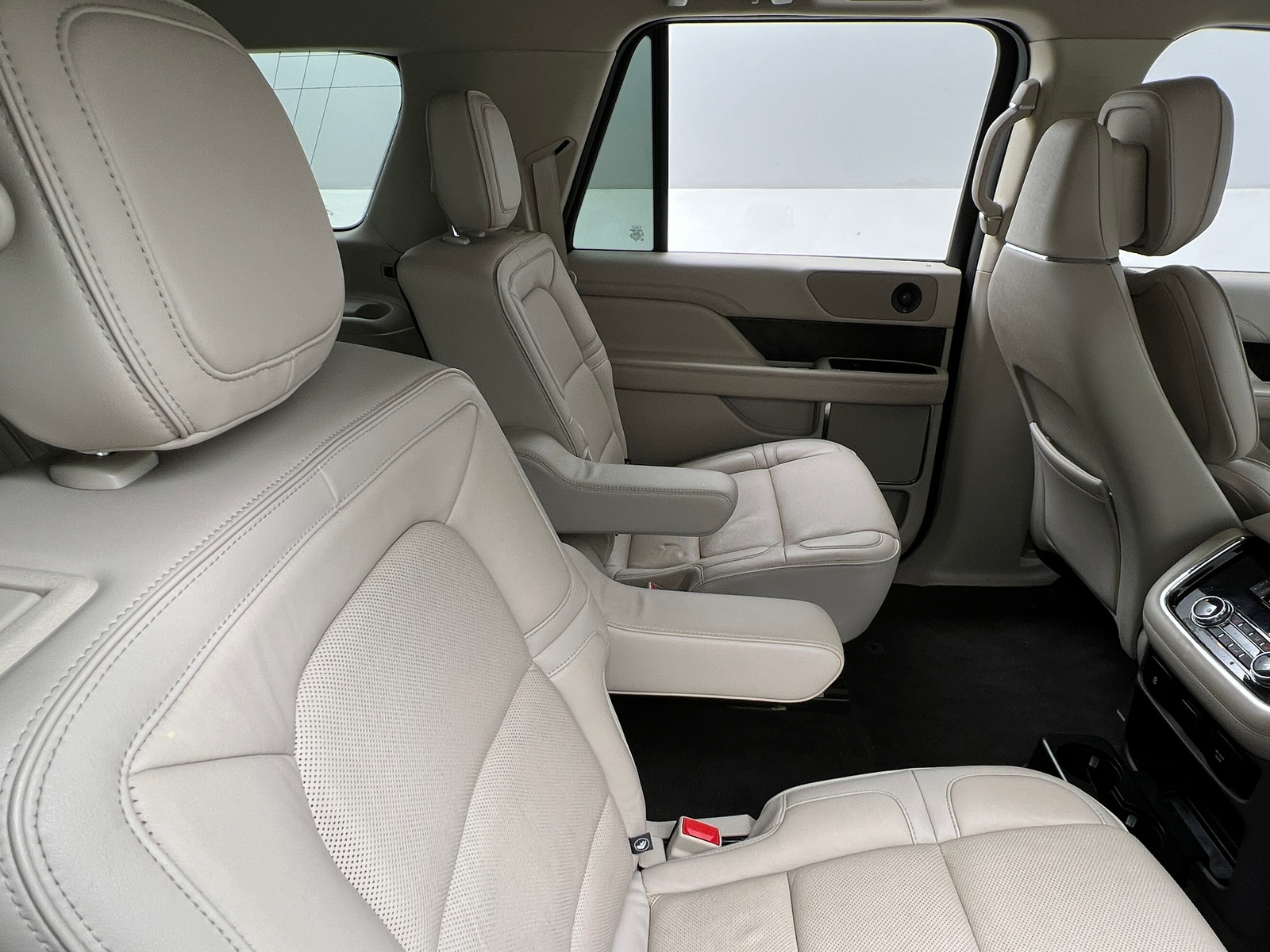Thumbnail: 2018 Lincoln Navigator L - 5