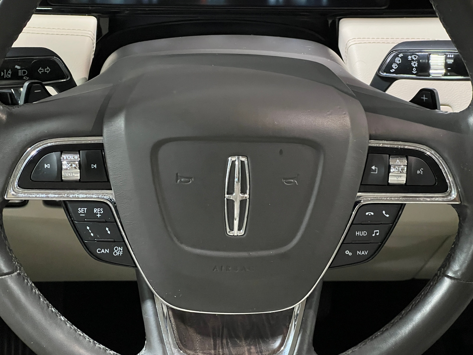 Thumbnail: 2018 Lincoln Navigator L - 4