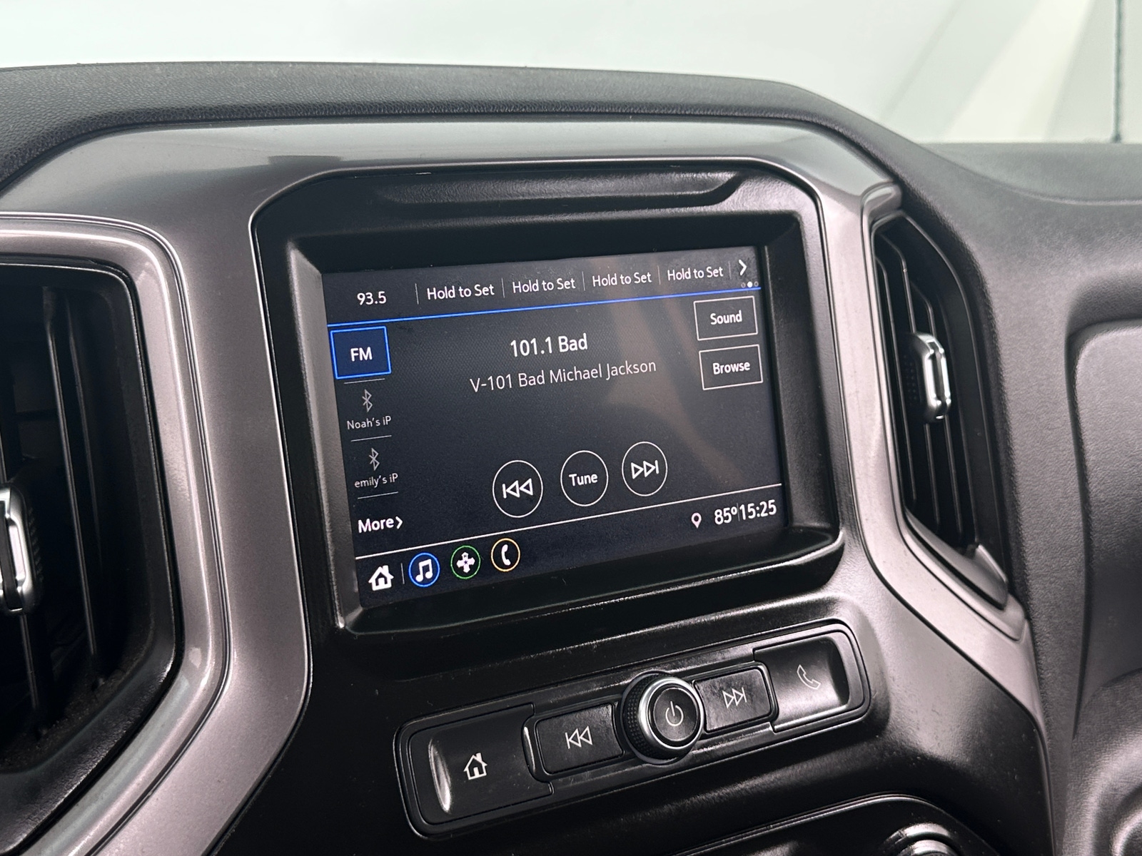 Thumbnail: 2021 Chevrolet Silverado 1500 - 4