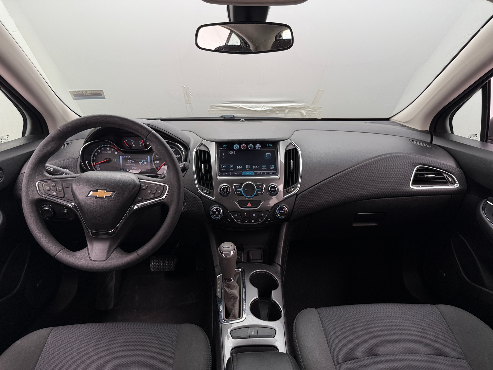 Thumbnail: 2018 Chevrolet Cruze - 3