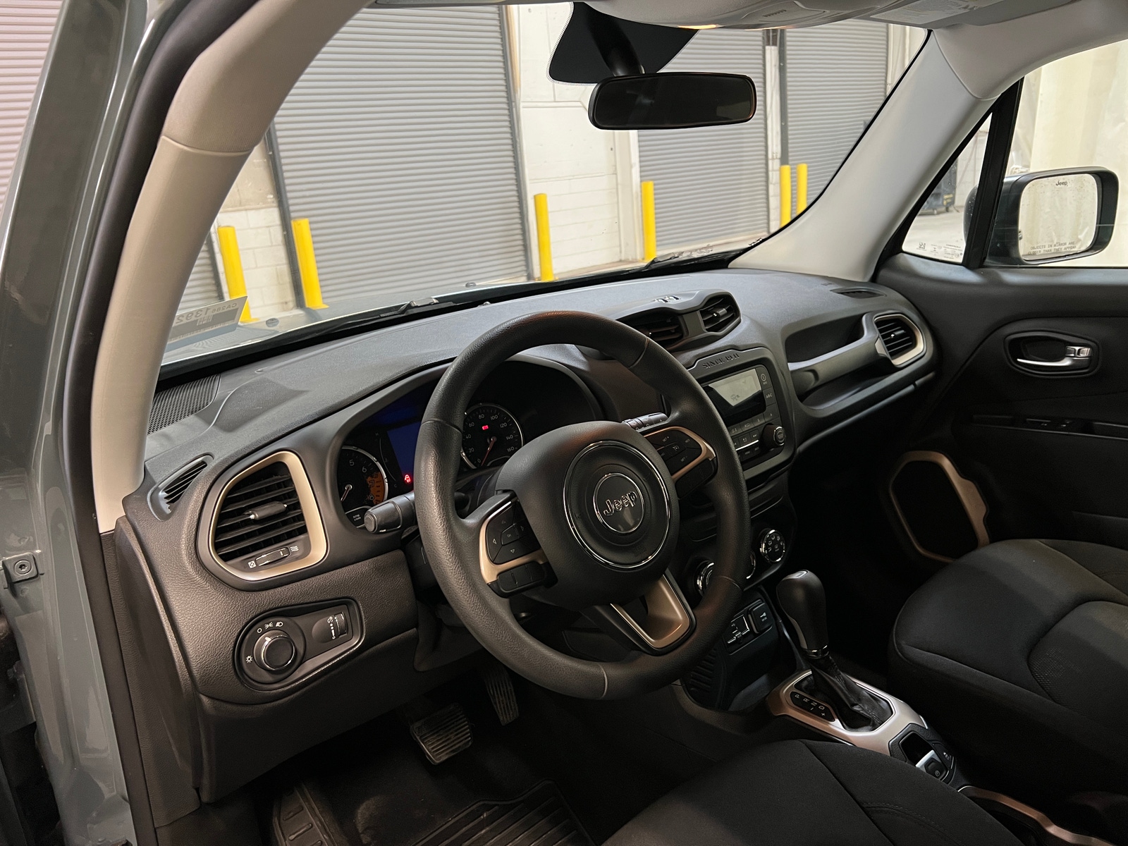 Thumbnail: 2017 Jeep Renegade - 3