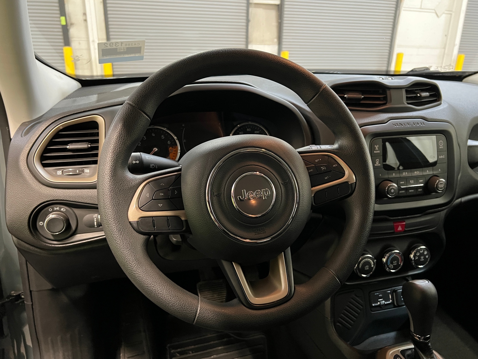 Thumbnail: 2017 Jeep Renegade - 5