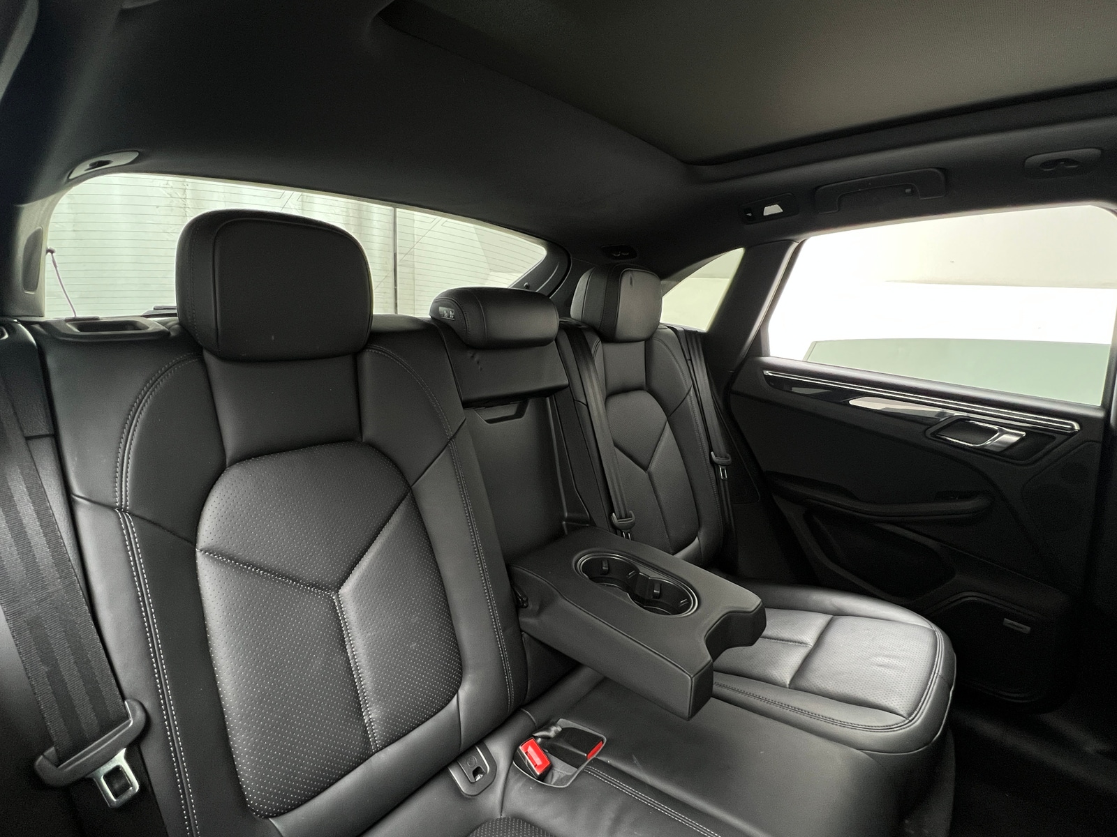 Thumbnail: 2017 Porsche Macan - 5
