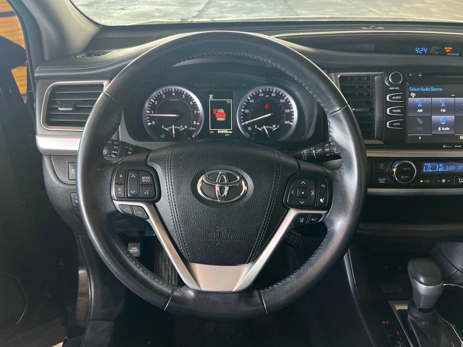 Thumbnail: 2017 Toyota Highlander - 4