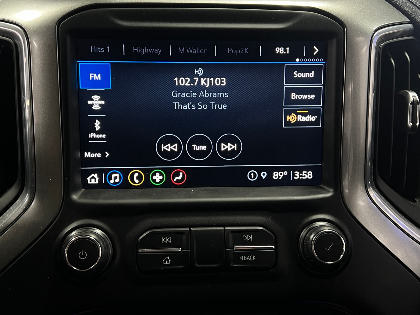 Thumbnail: 2021 Chevrolet Silverado 1500 - 4